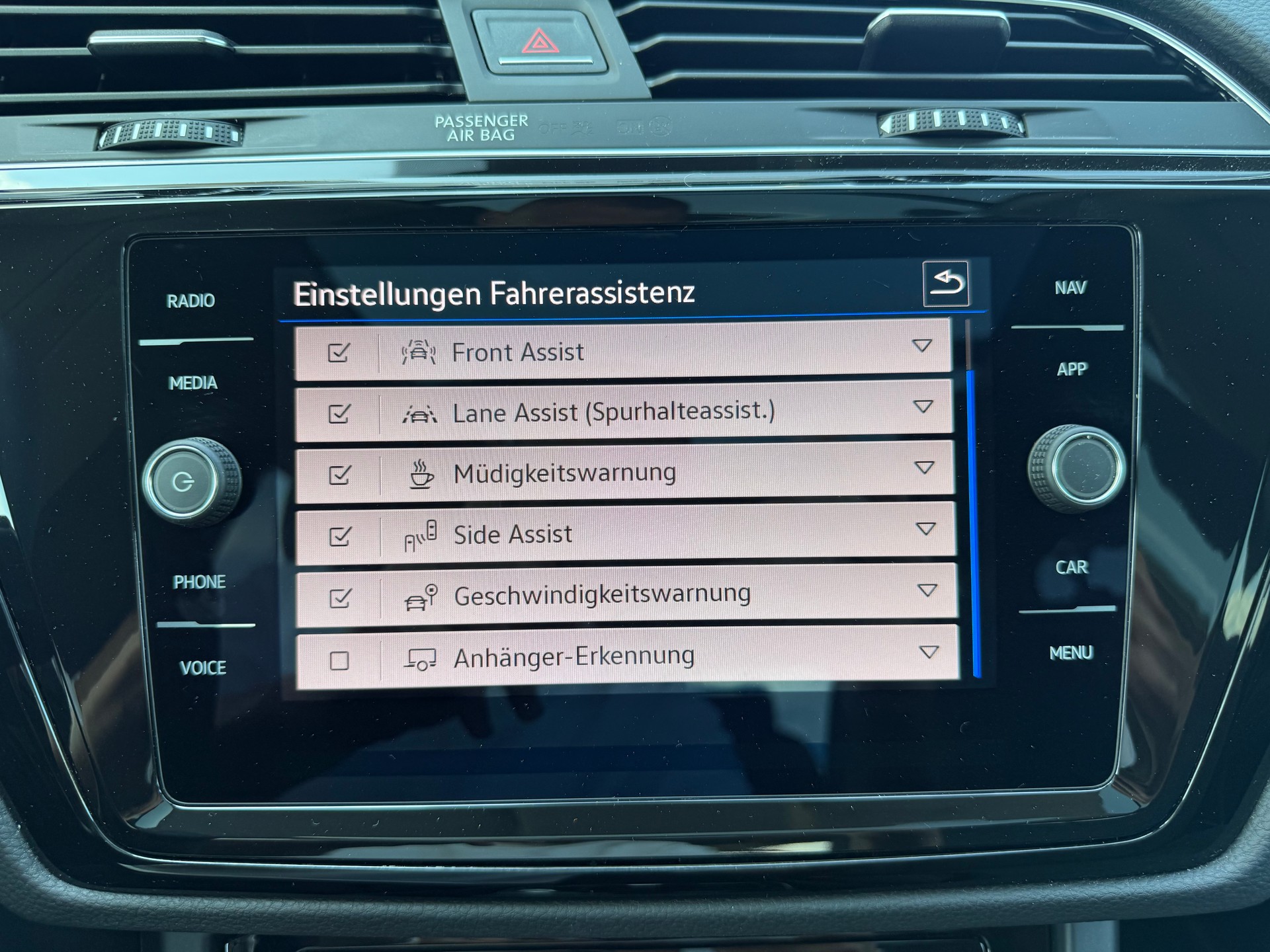VW Touran 1.5 TSI Highline DSG R-LINE BLACK UND STYL / 48 MONATE WERK GARANTIE-image-23