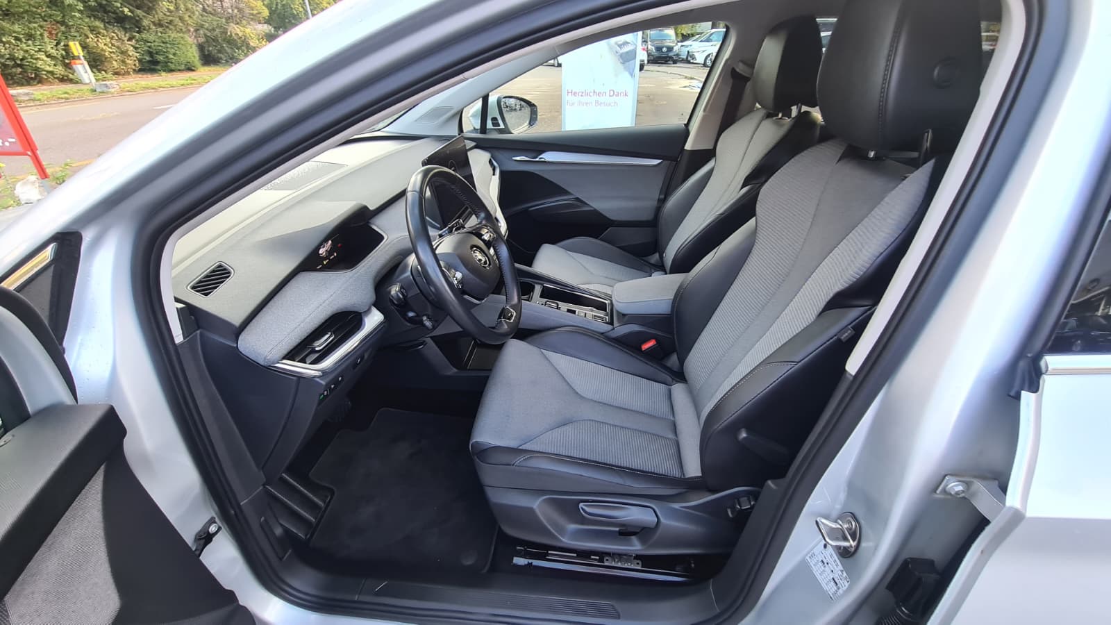 SKODA Enyaq iV 80 ** SoH werth 97% ** Teil-Leder ** Gr-Navi ** RF-Kamera ** Virtual Cockpit ** Neues Modell 2023 **-image-17