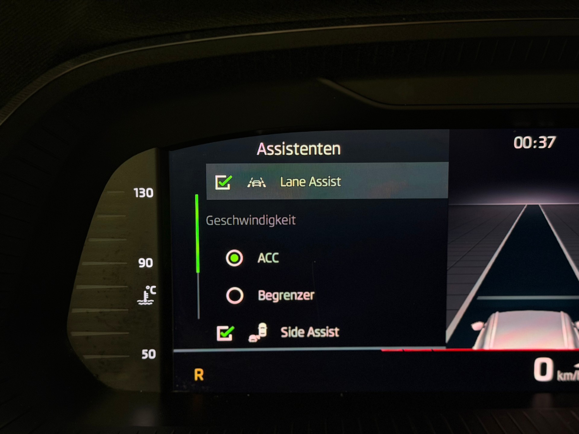 SKODA Octavia Combi 2.0 TDI DSG RS 4x4-image-31