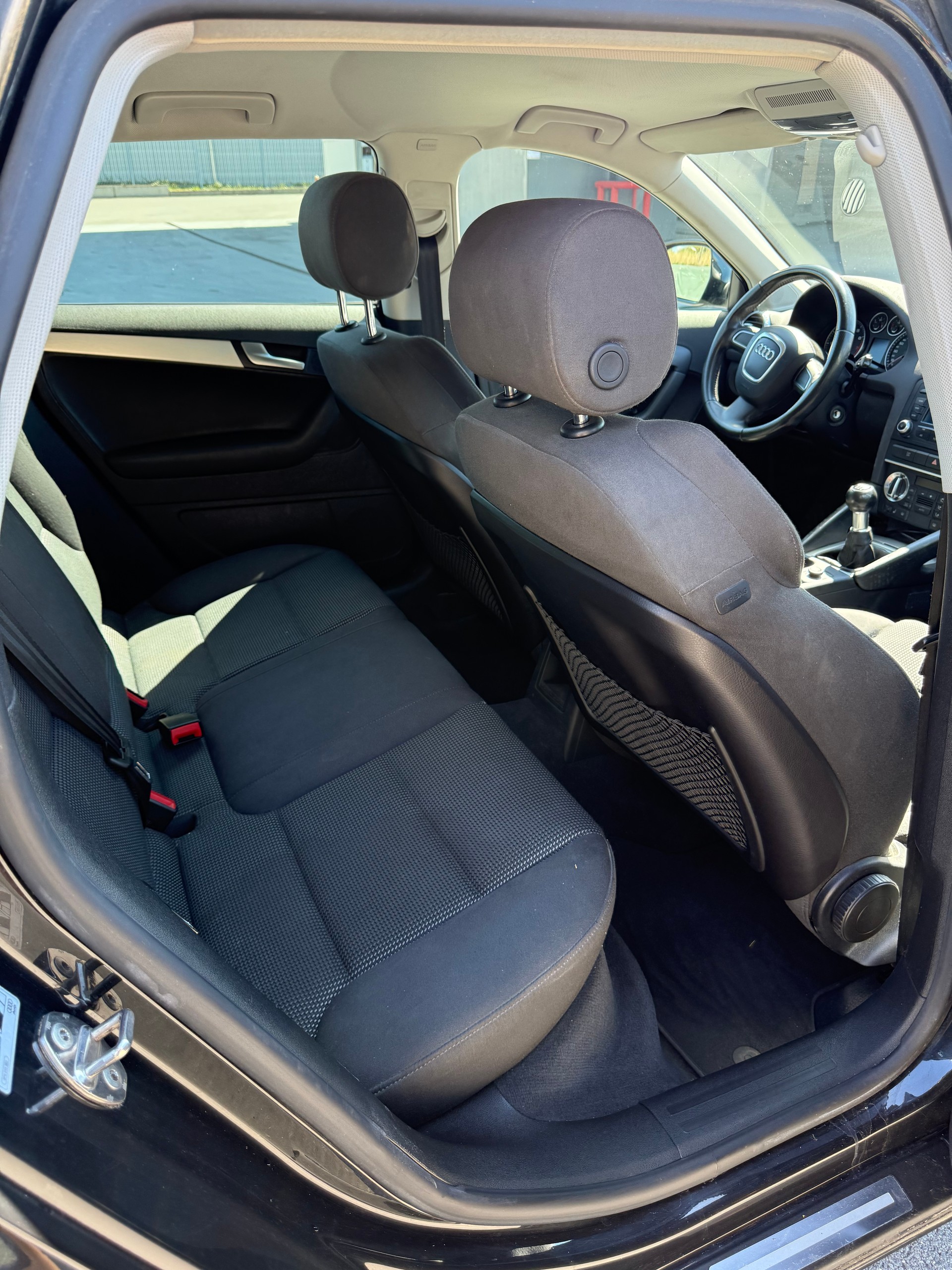 AUDI A3 Sportback 1.8 TFSI Attraction-image-7