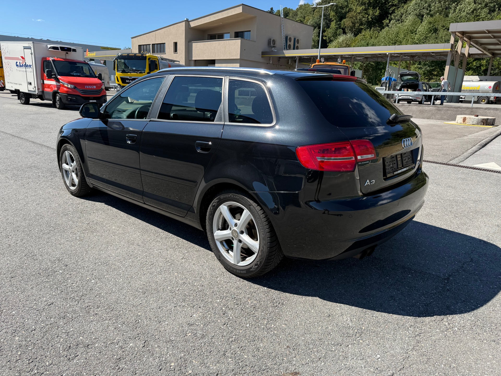 AUDI A3 Sportback 1.8 TFSI Attraction-image-1