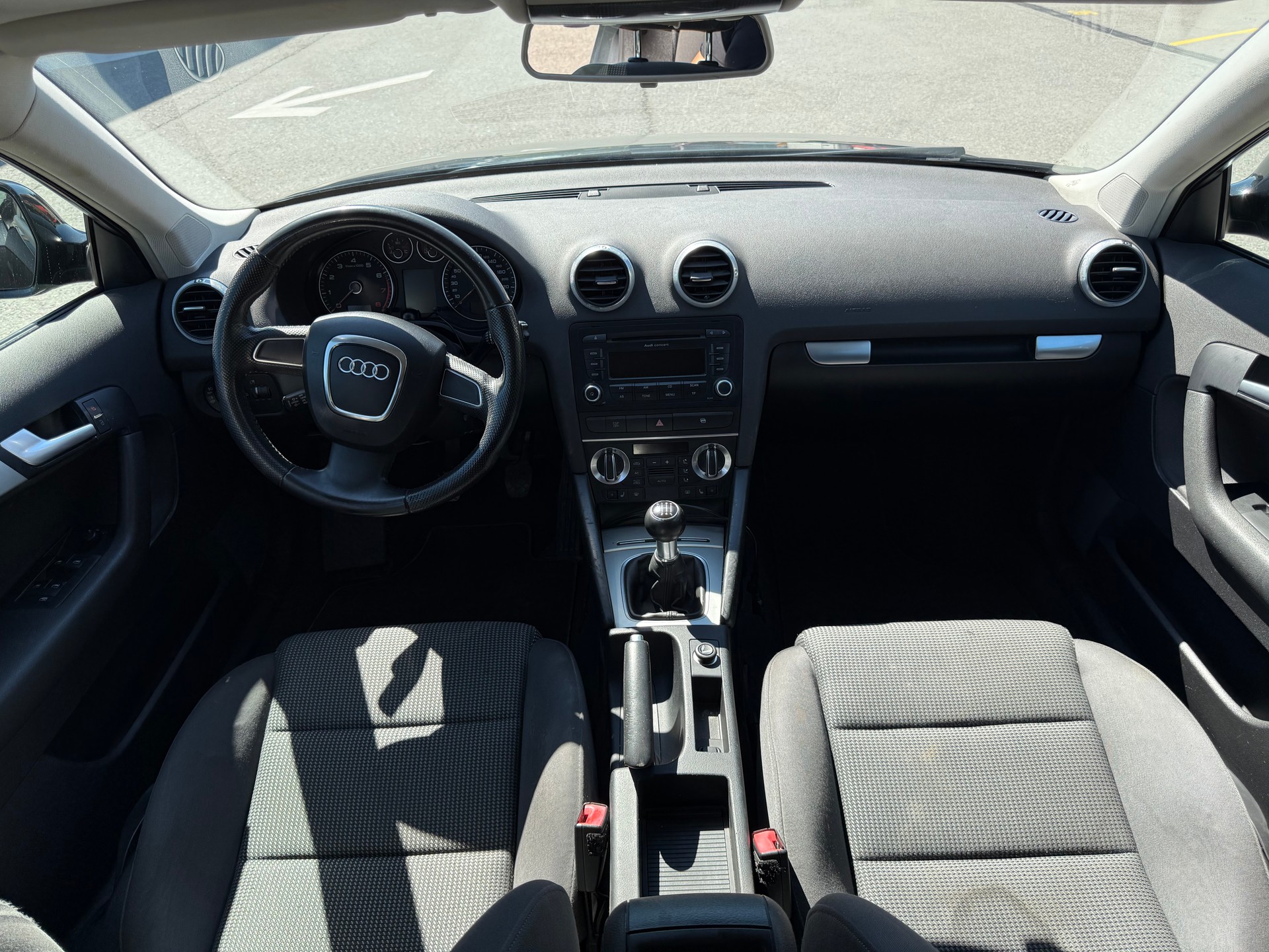 AUDI A3 Sportback 1.8 TFSI Attraction-image-5