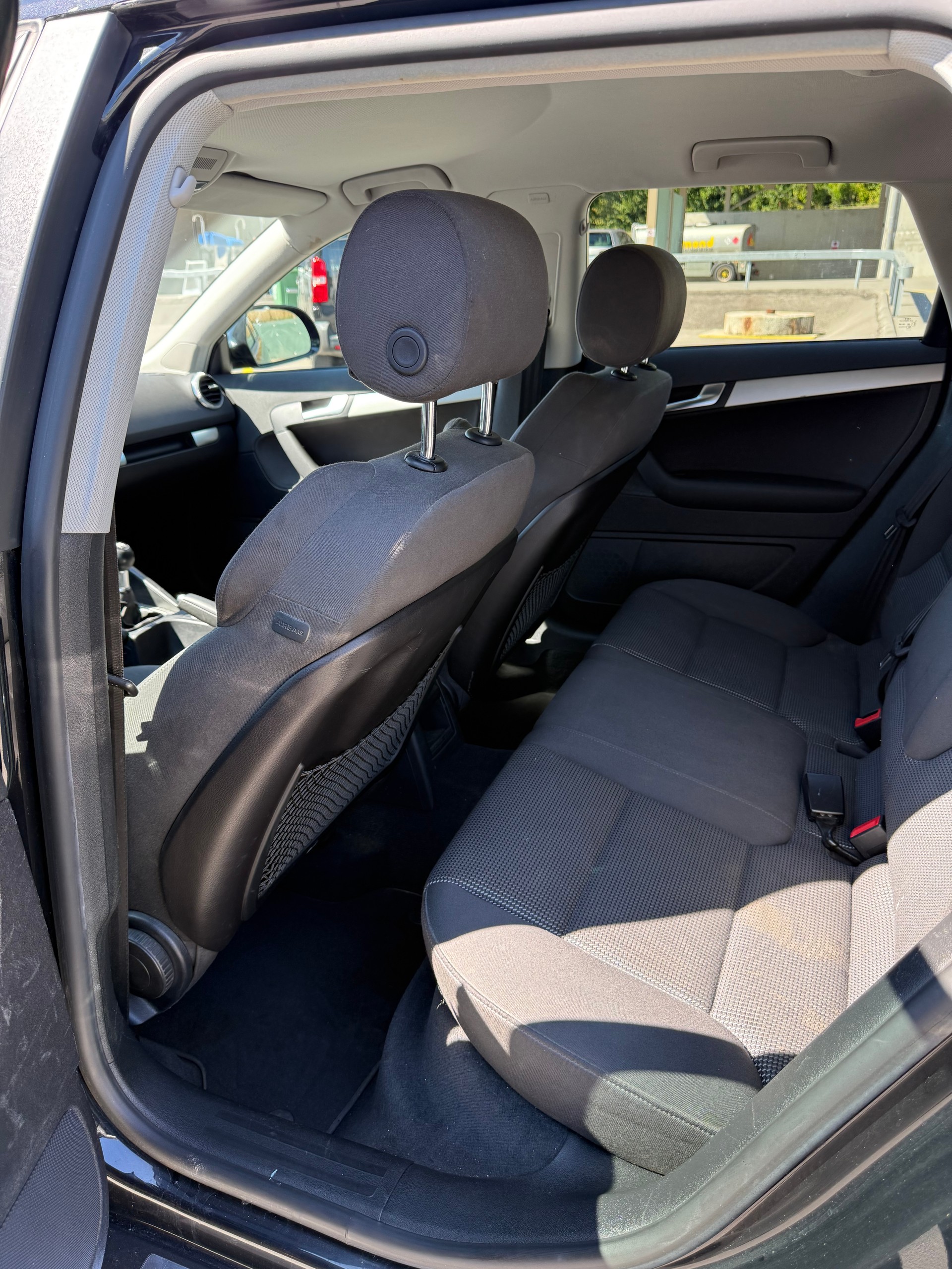 AUDI A3 Sportback 1.8 TFSI Attraction-image-8