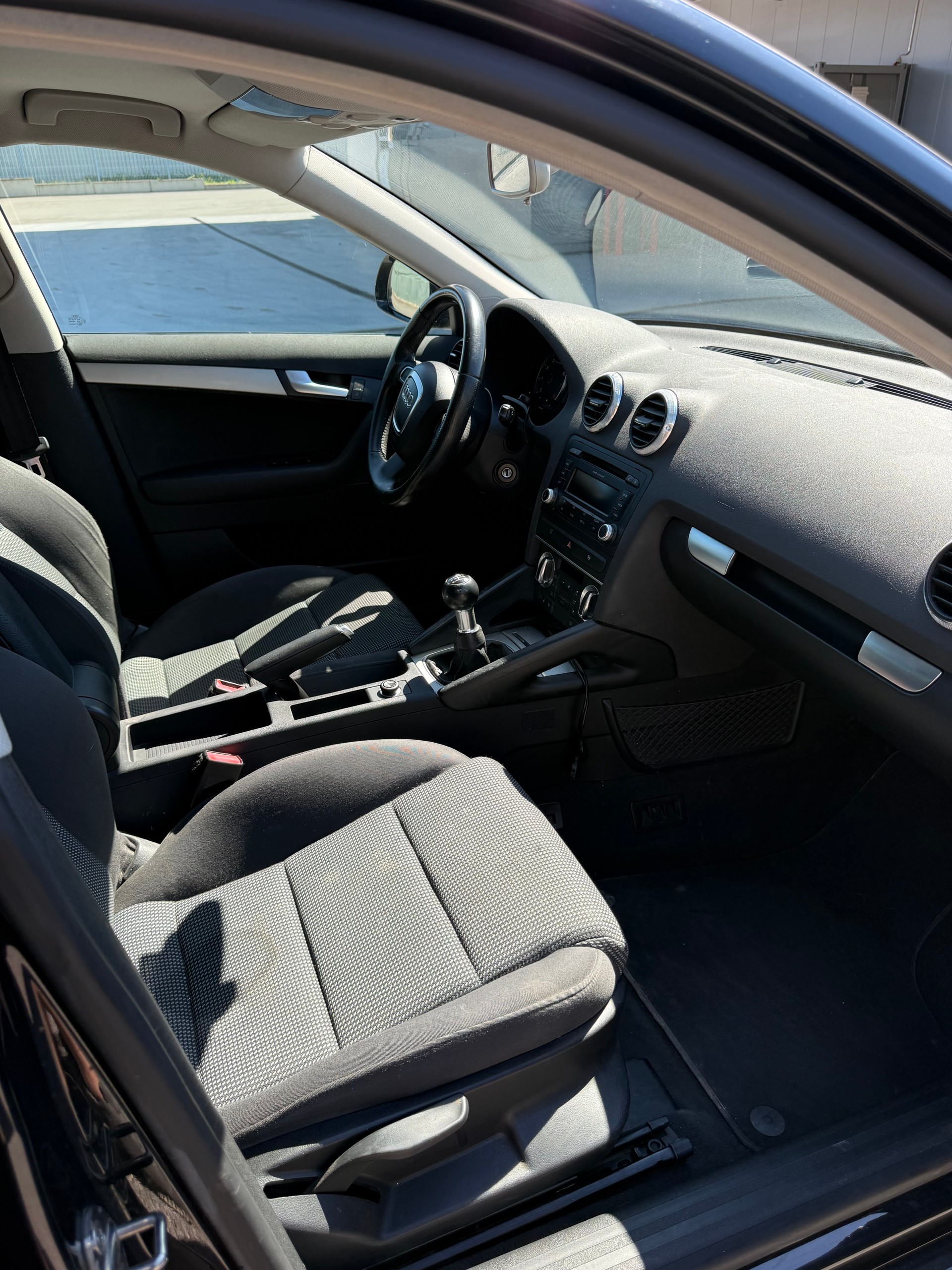 AUDI A3 Sportback 1.8 TFSI Attraction-image-6