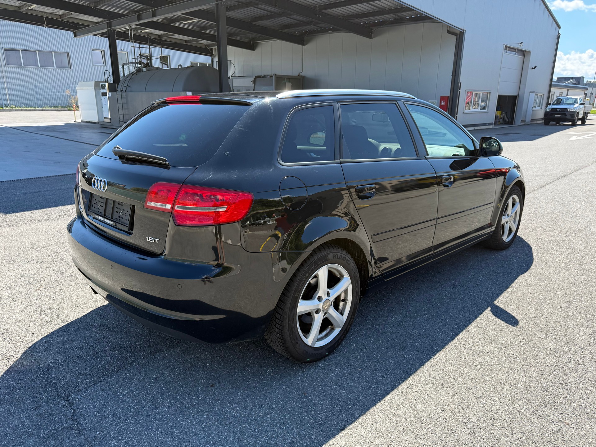 AUDI A3 Sportback 1.8 TFSI Attraction-image-2
