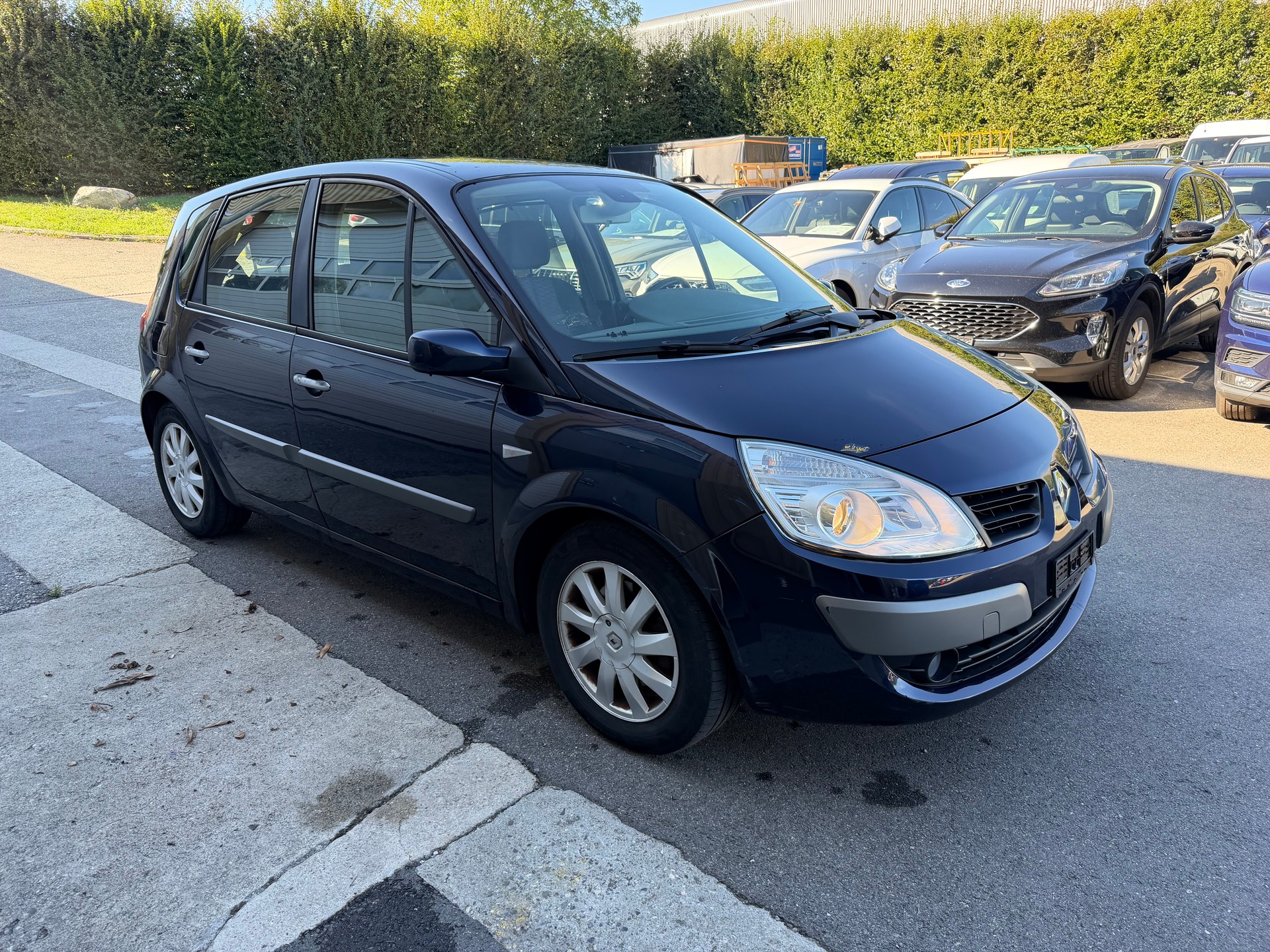 RENAULT Scénic 2.0 dCi Dynamique Automatic-image-2