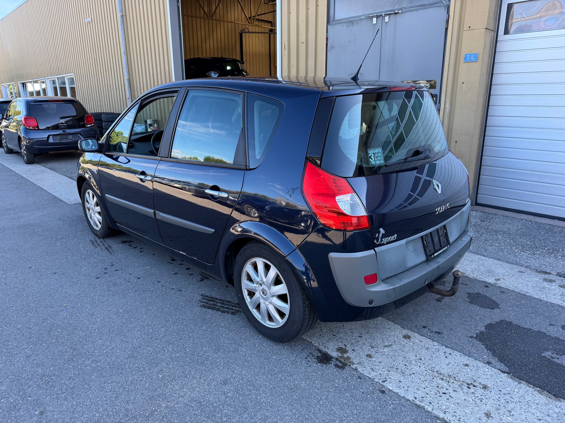RENAULT Scénic 2.0 dCi Dynamique Automatic-image-6