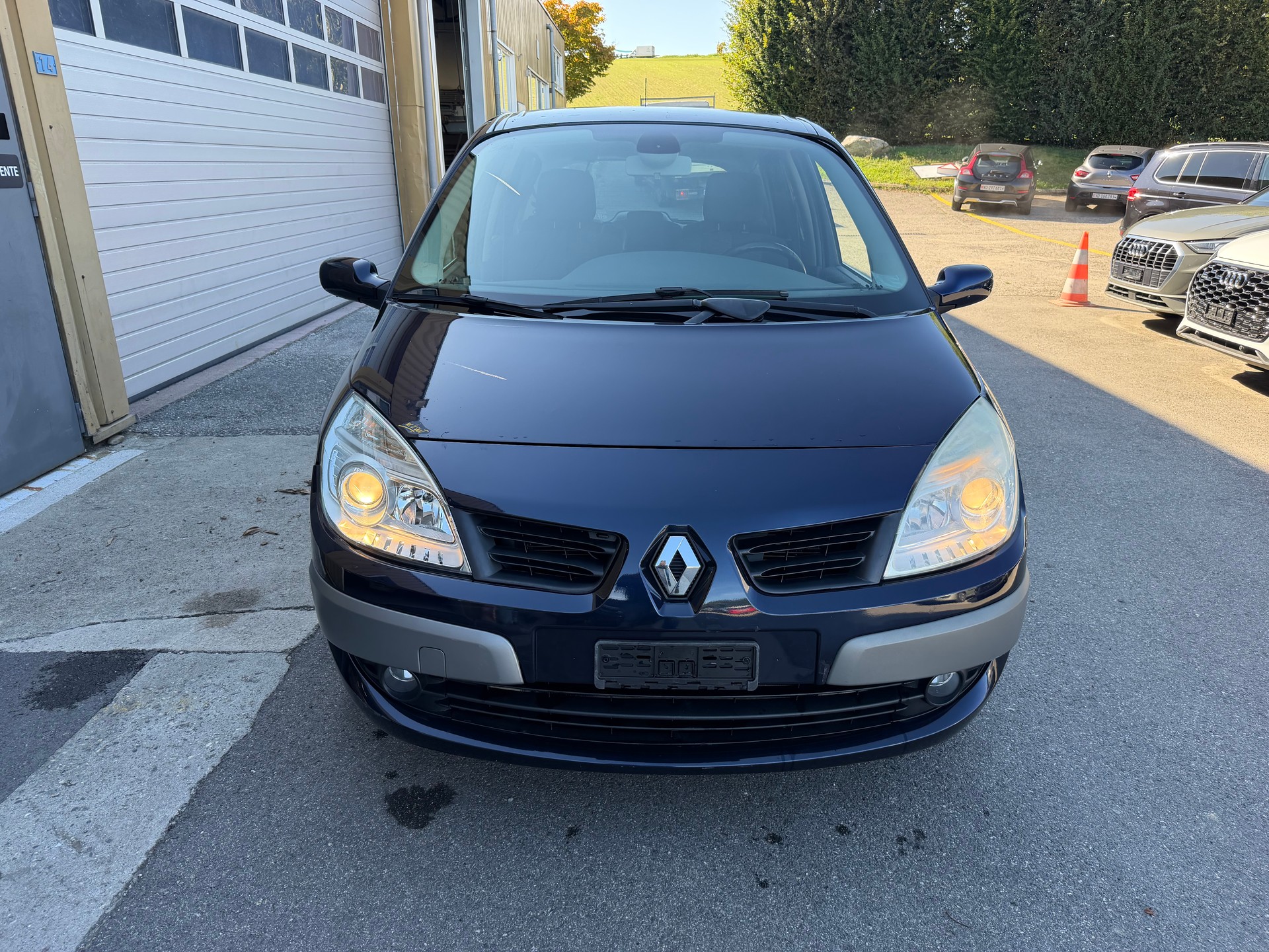 RENAULT Scénic 2.0 dCi Dynamique Automatic-image-1