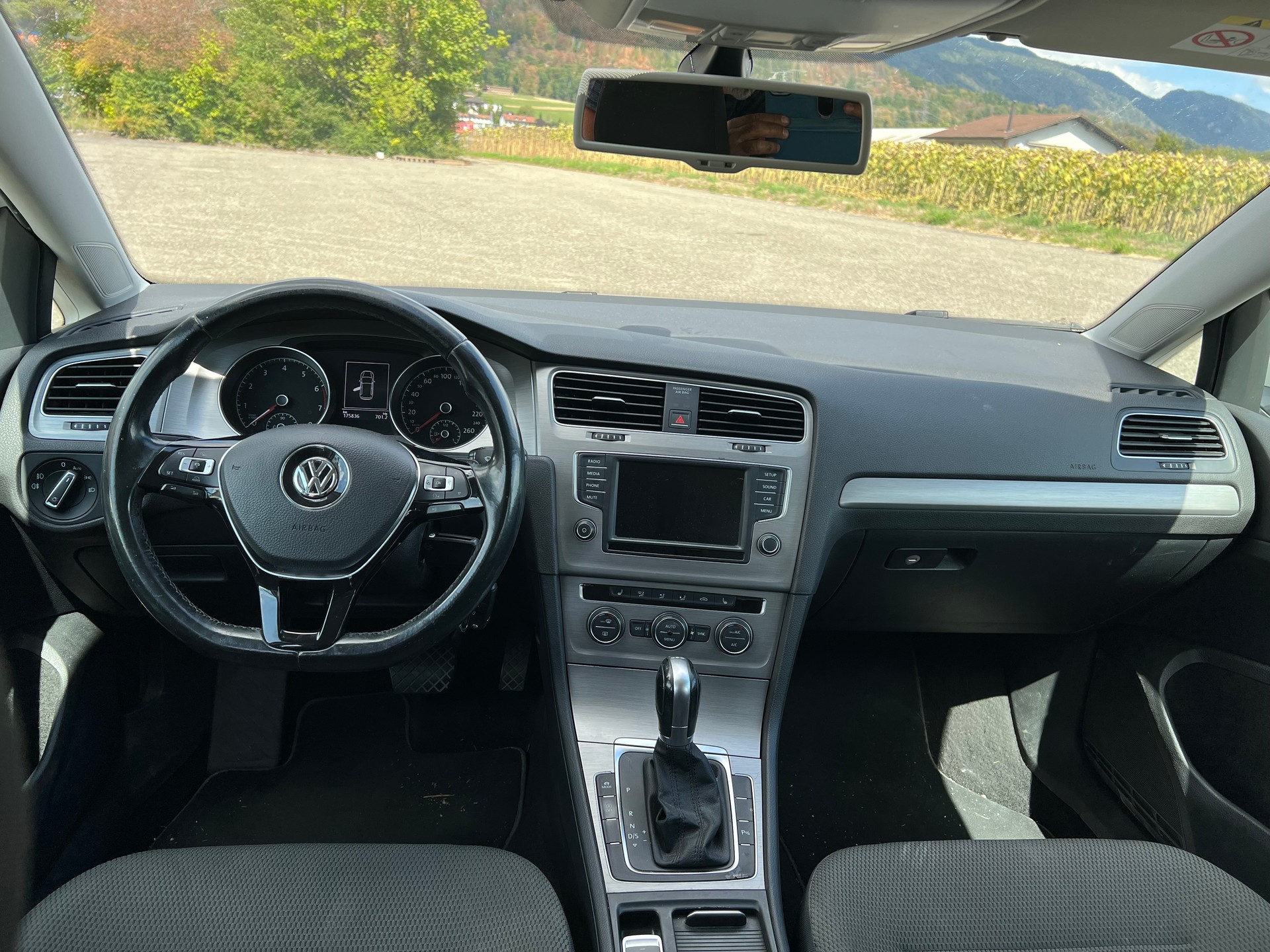 VW Golf 1.4 TSI Lounge DSG-image-6