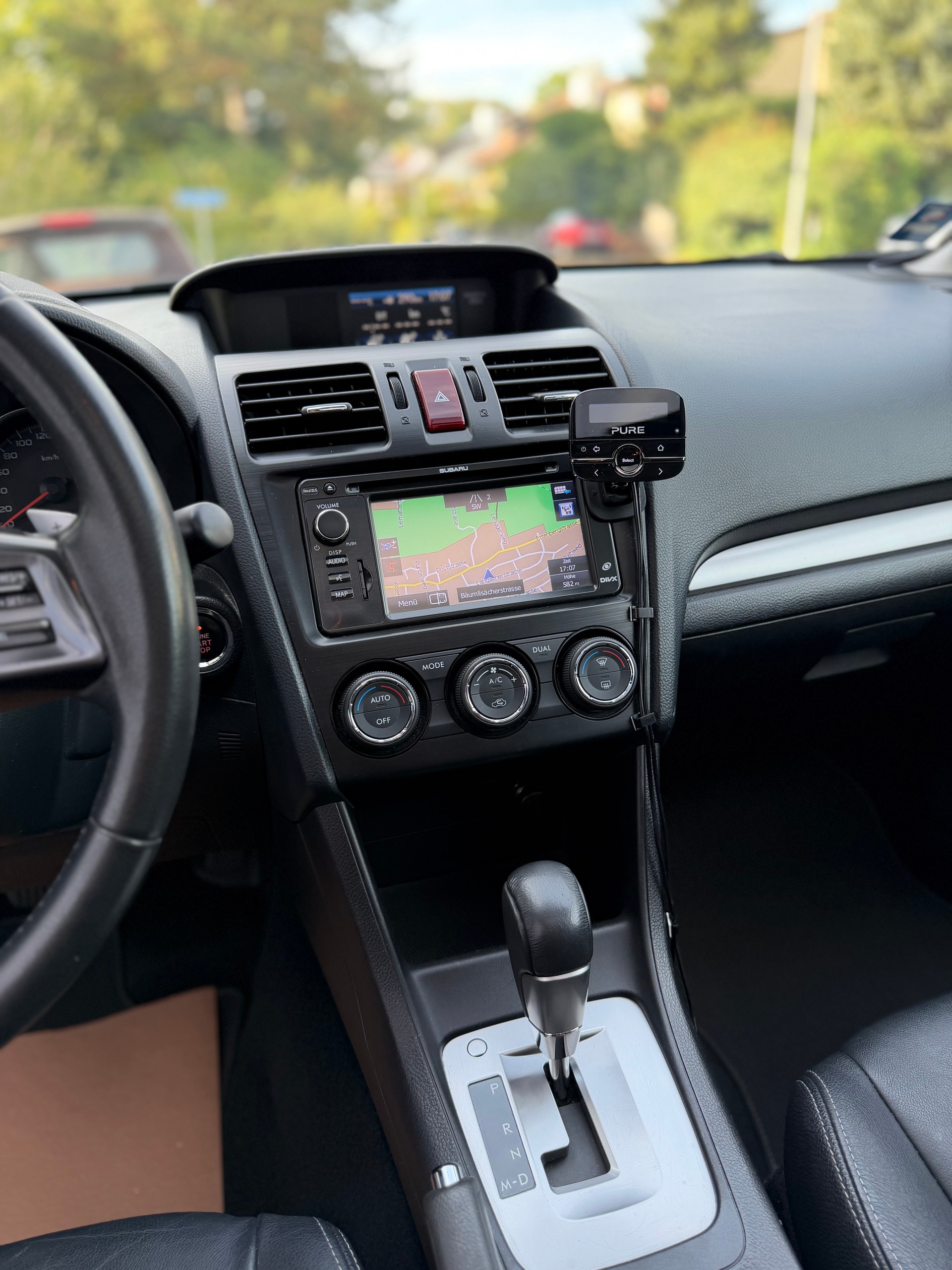 SUBARU XV 2.0 Swiss Three AWD CVT-image-8