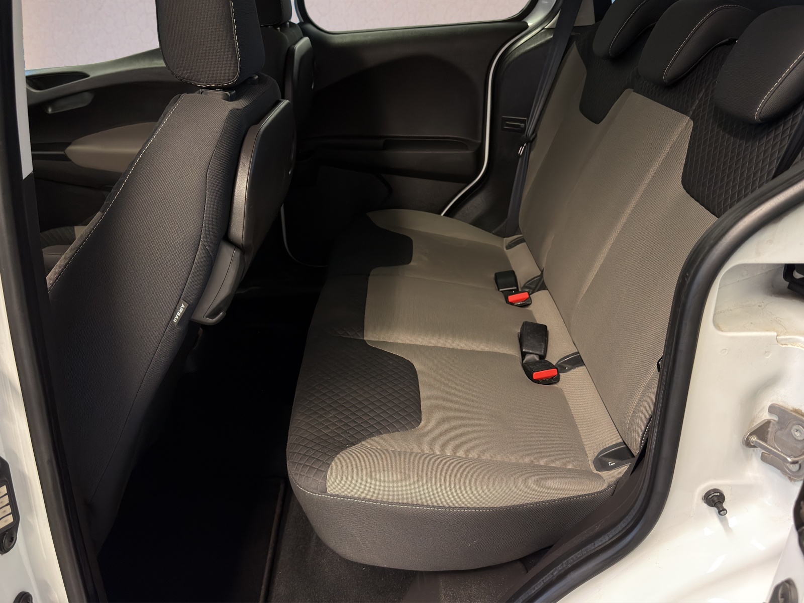 FORD Tourneo Courier 1.0 SCTi Trend-image-10