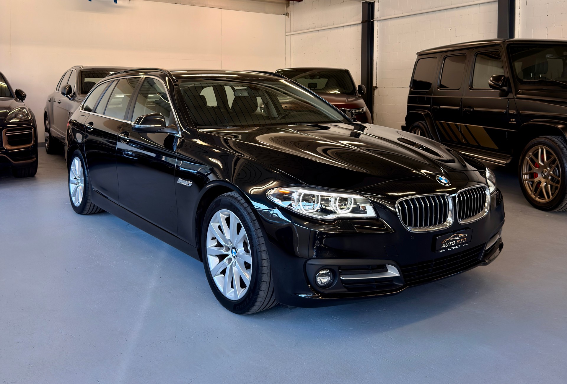 BMW 520d Touring xDrive Steptronic-image-0