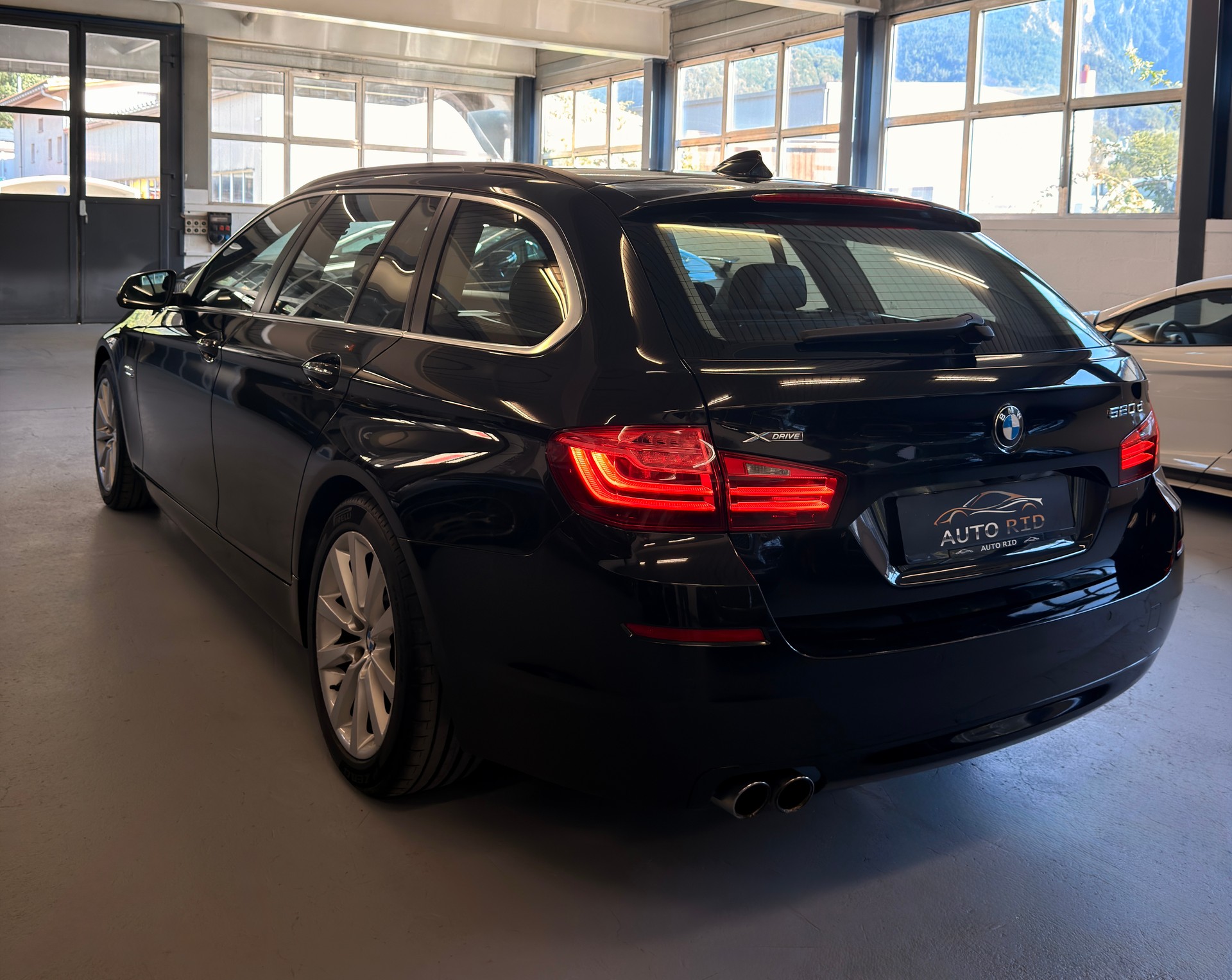 BMW 520d Touring xDrive Steptronic-image-3