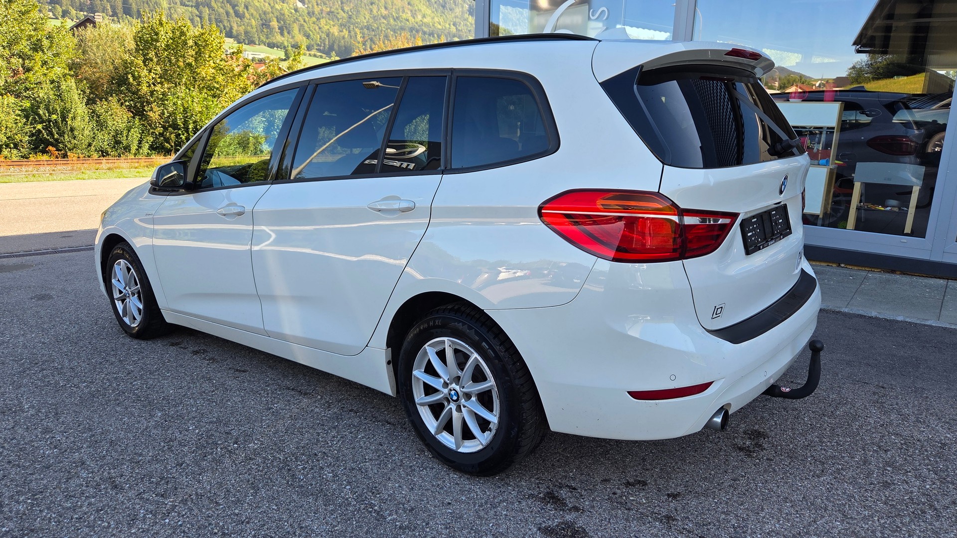 BMW 218d Gran Tourer-image-6