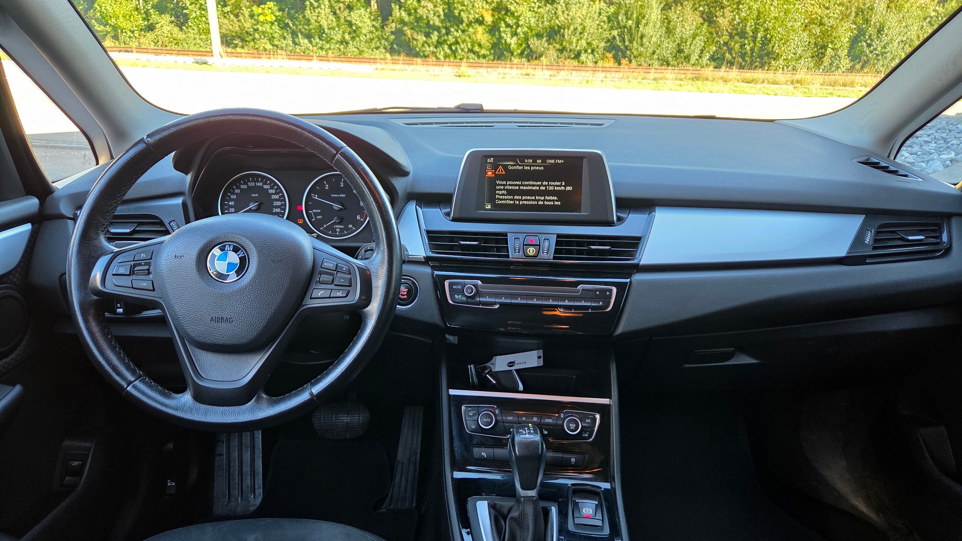 BMW 218d Gran Tourer-image-8