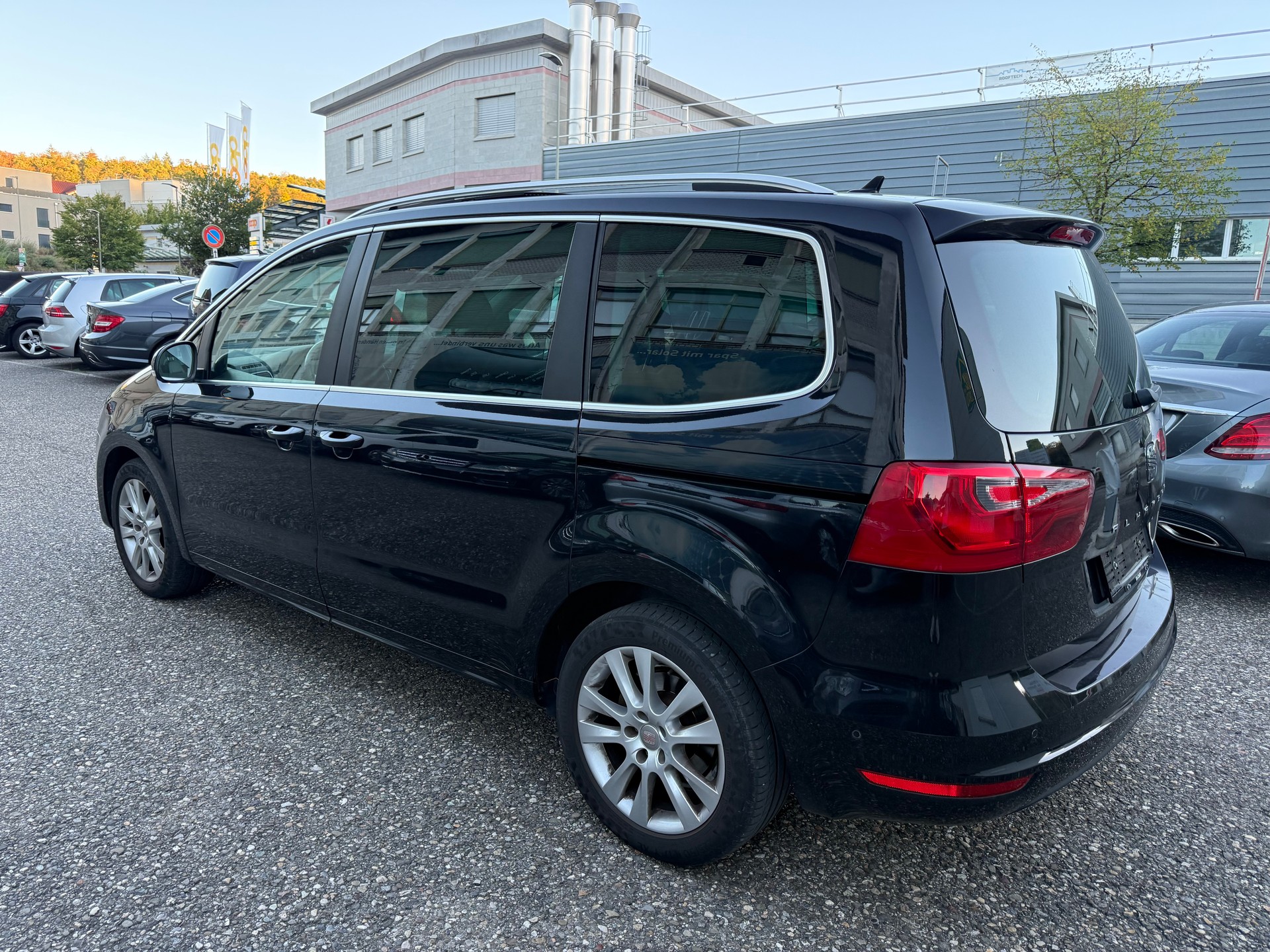 SEAT Alhambra 2.0 TDI Reference Eco DSG-image-2