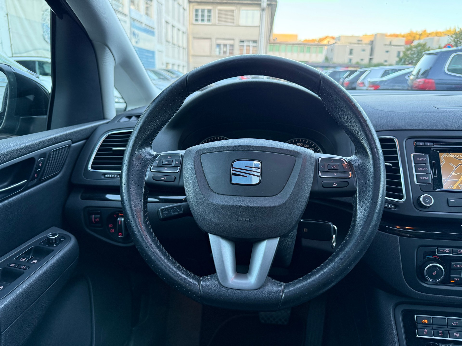 SEAT Alhambra 2.0 TDI Reference Eco DSG-image-8