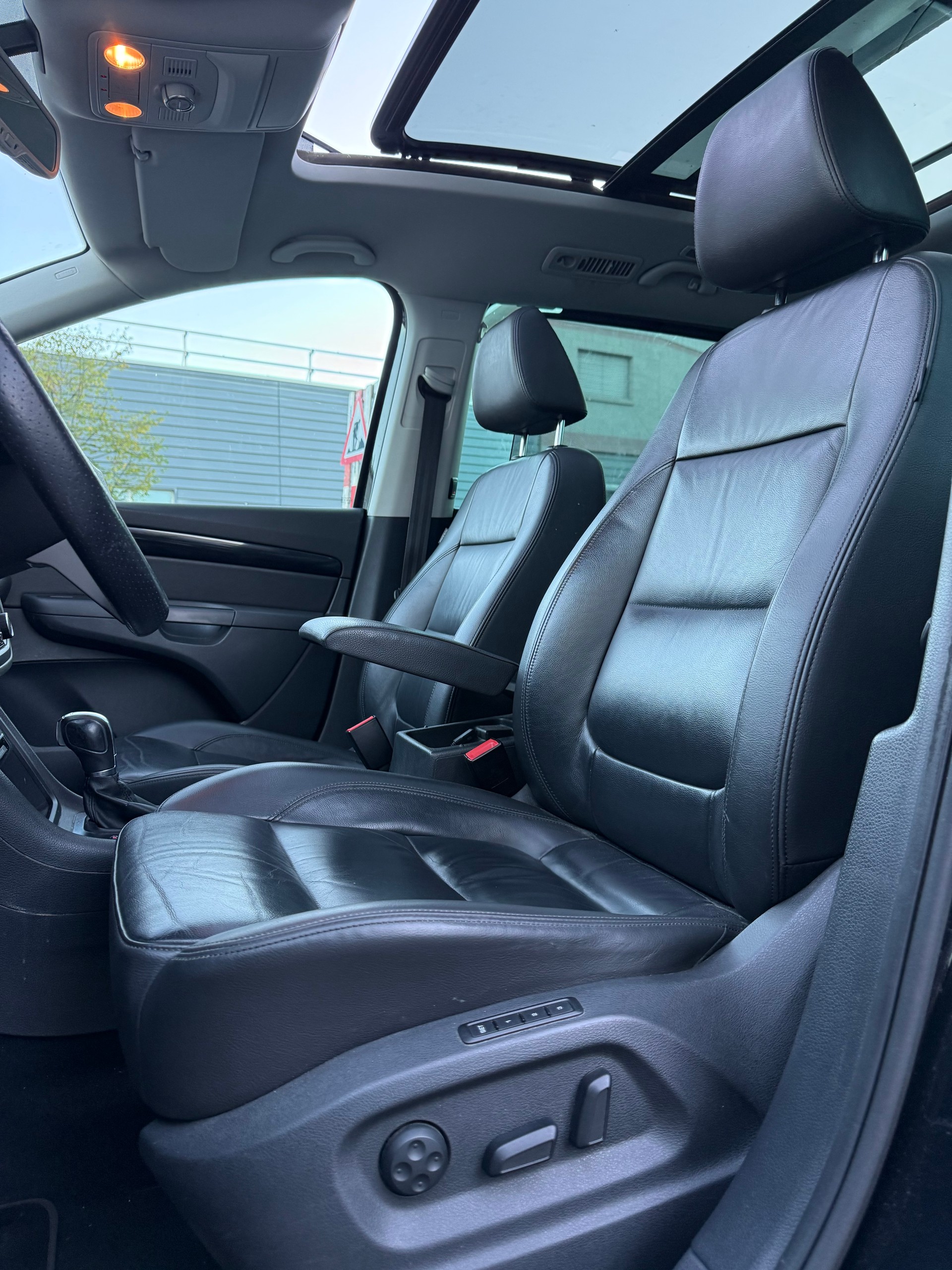 SEAT Alhambra 2.0 TDI Reference Eco DSG-image-12