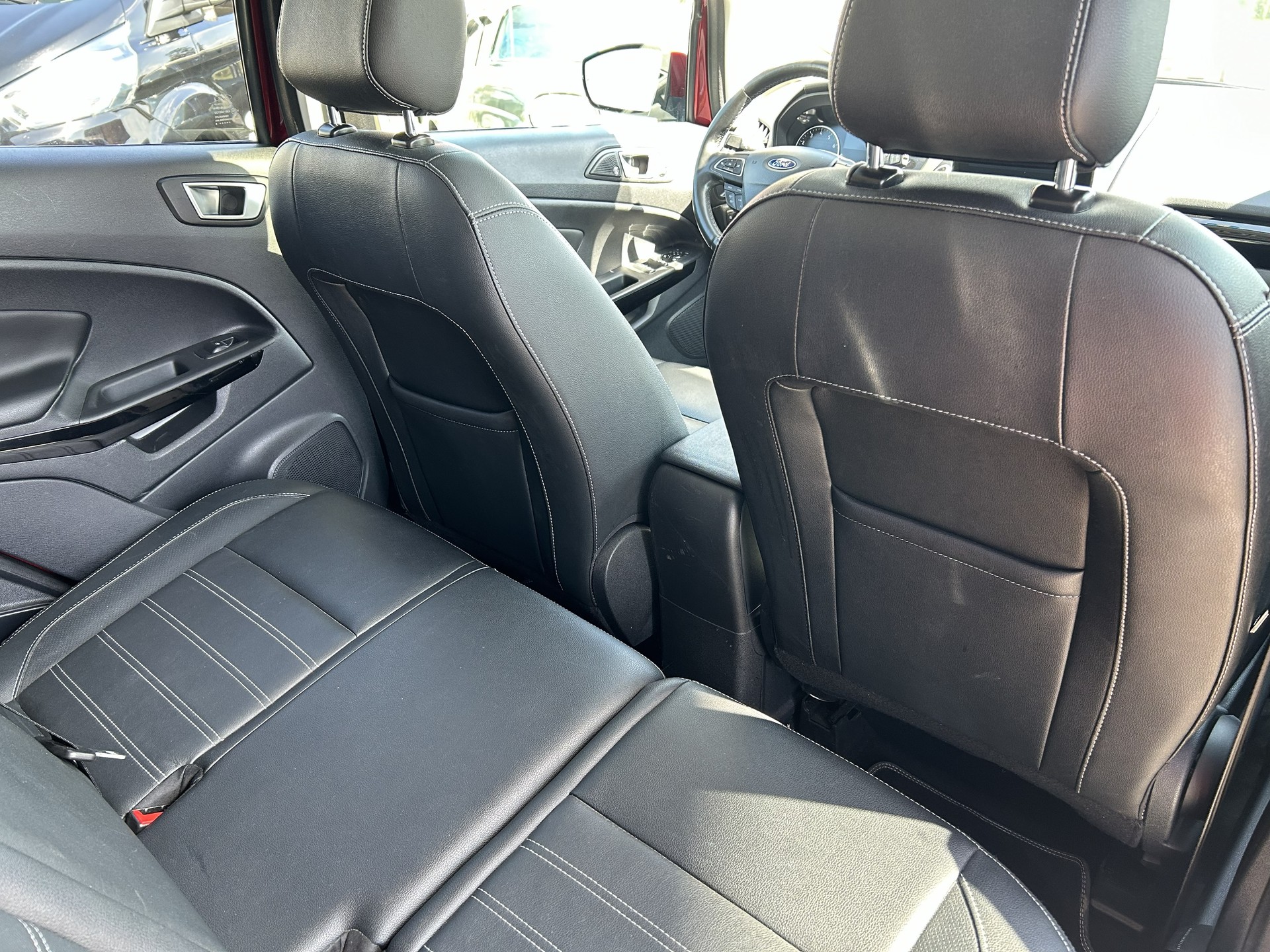 FORD EcoSport 1.0 SCTi Titanium Automat-image-5