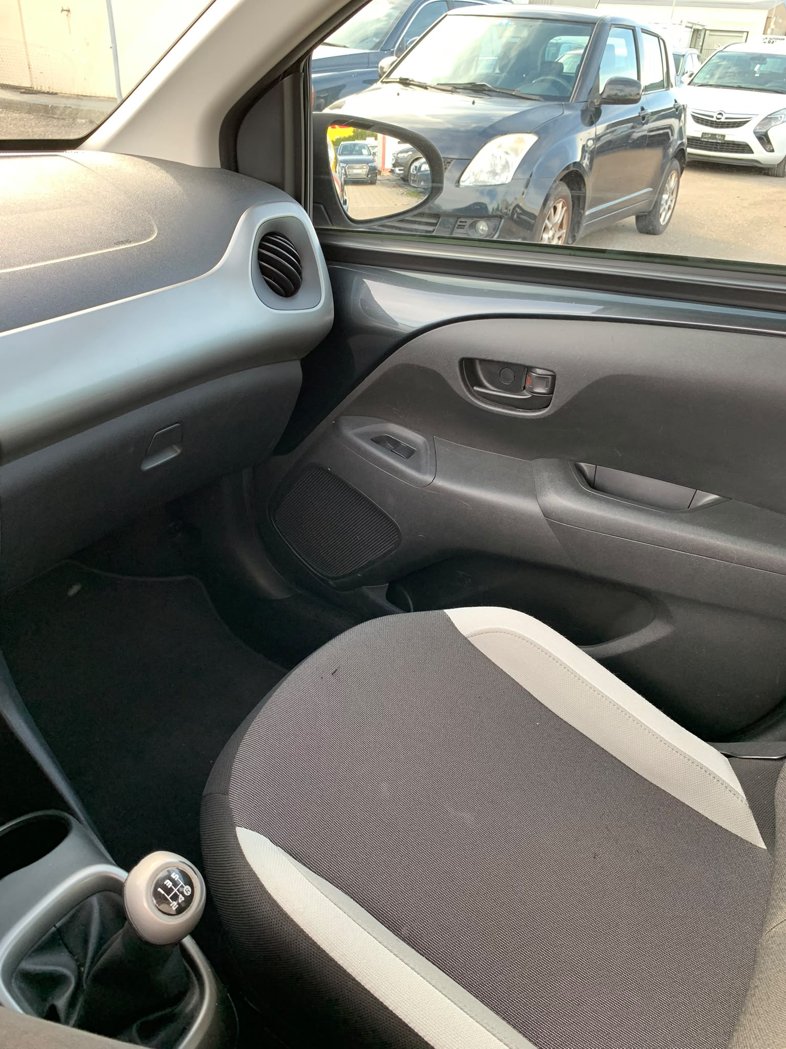 TOYOTA Aygo 1.0 VVT-i x (Klima * Radio CD * Multilenkrad * 8 Fachbereift * MFK 01.2026 * BO5)-image-15