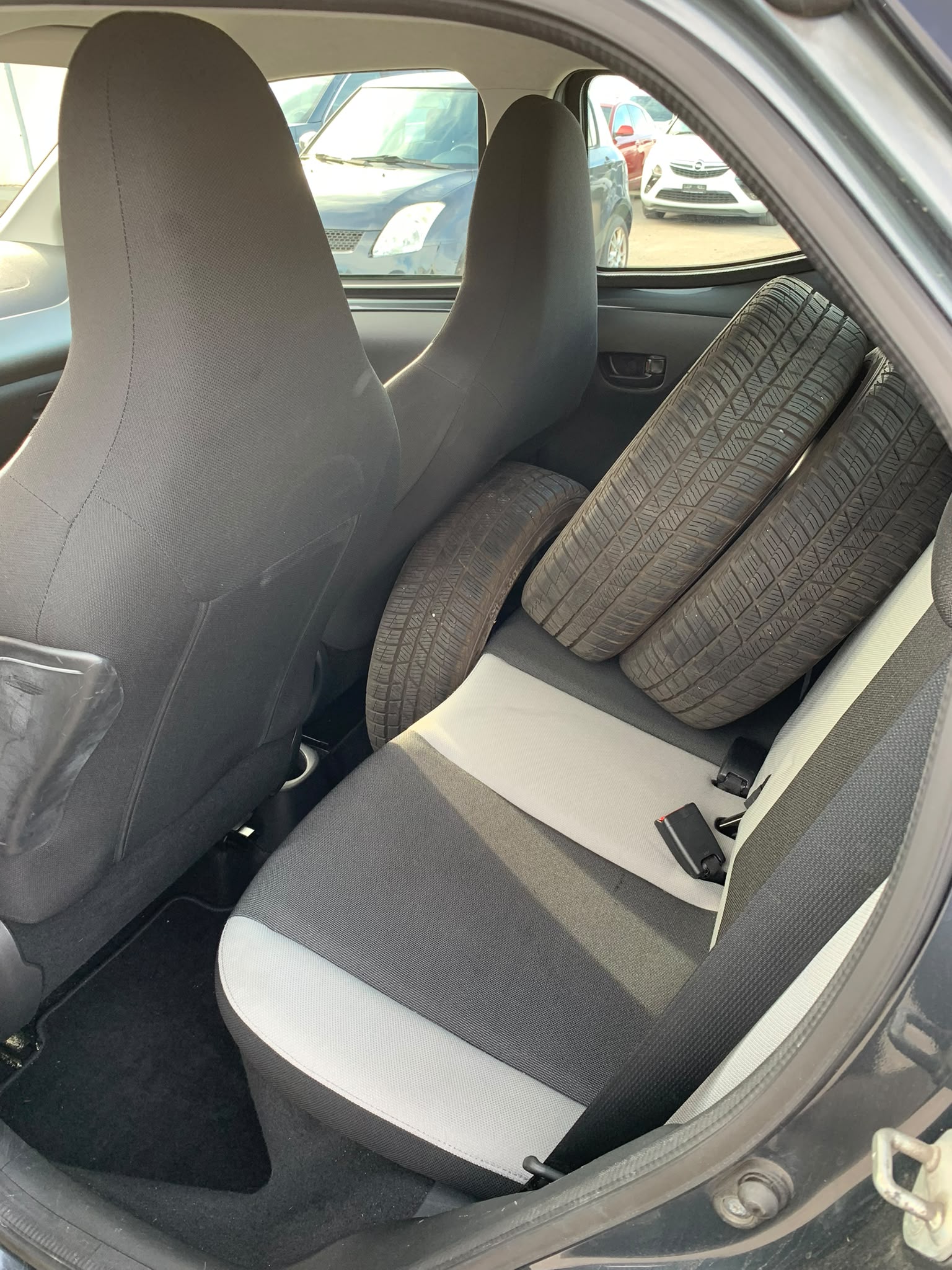 TOYOTA Aygo 1.0 VVT-i x (Klima * Radio CD * Multilenkrad * 8 Fachbereift * MFK 01.2026 * BO5)-image-14