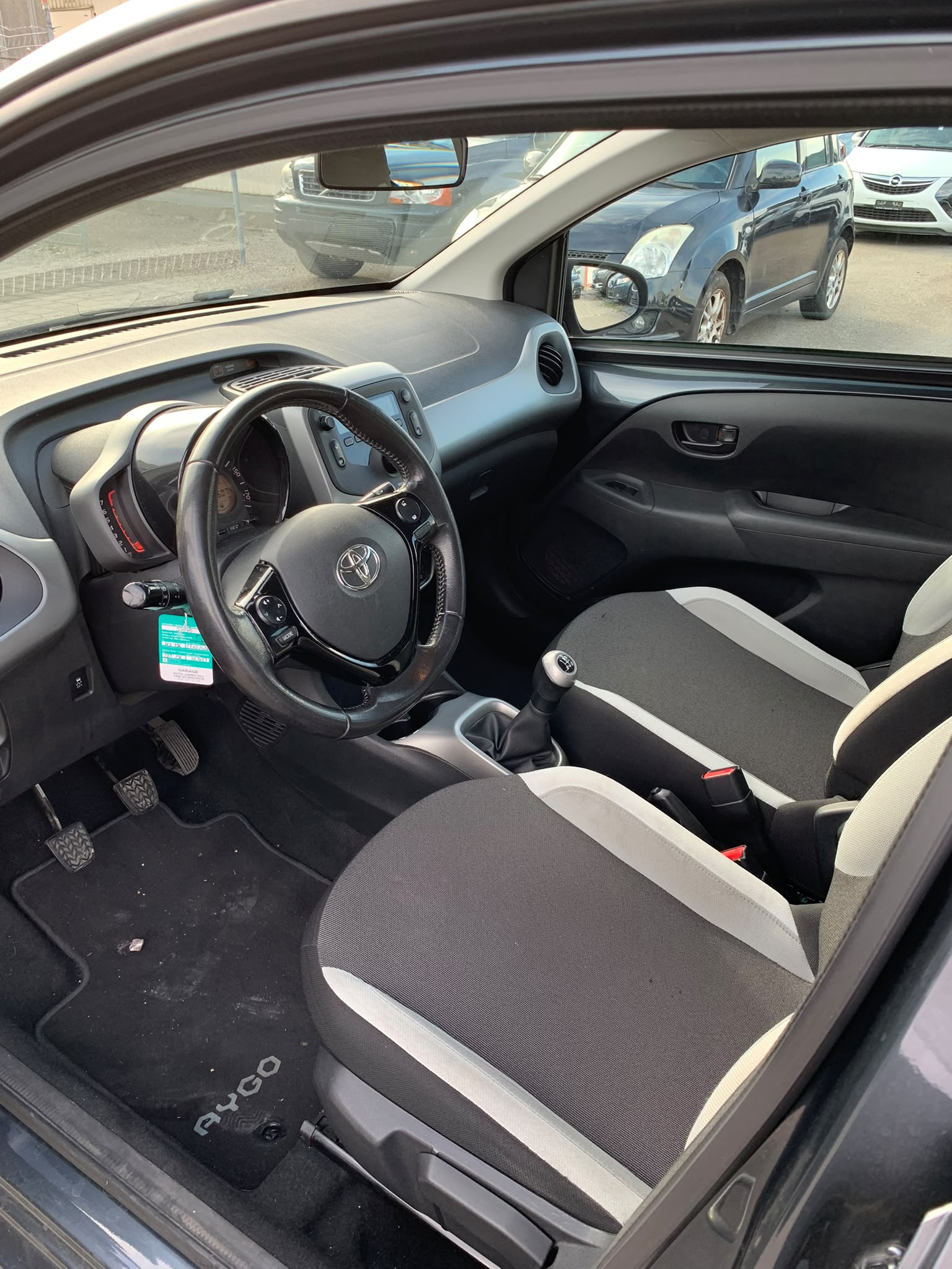 TOYOTA Aygo 1.0 VVT-i x (Klima * Radio CD * Multilenkrad * 8 Fachbereift * MFK 01.2026 * BO5)-image-13