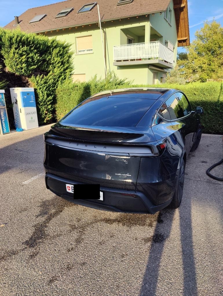 TESLA TESLA Model Y Long Range Premium AWD stea-image-0