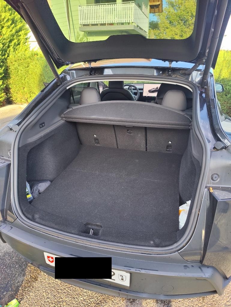 TESLA TESLA Model Y Long Range Premium AWD stea-image-2