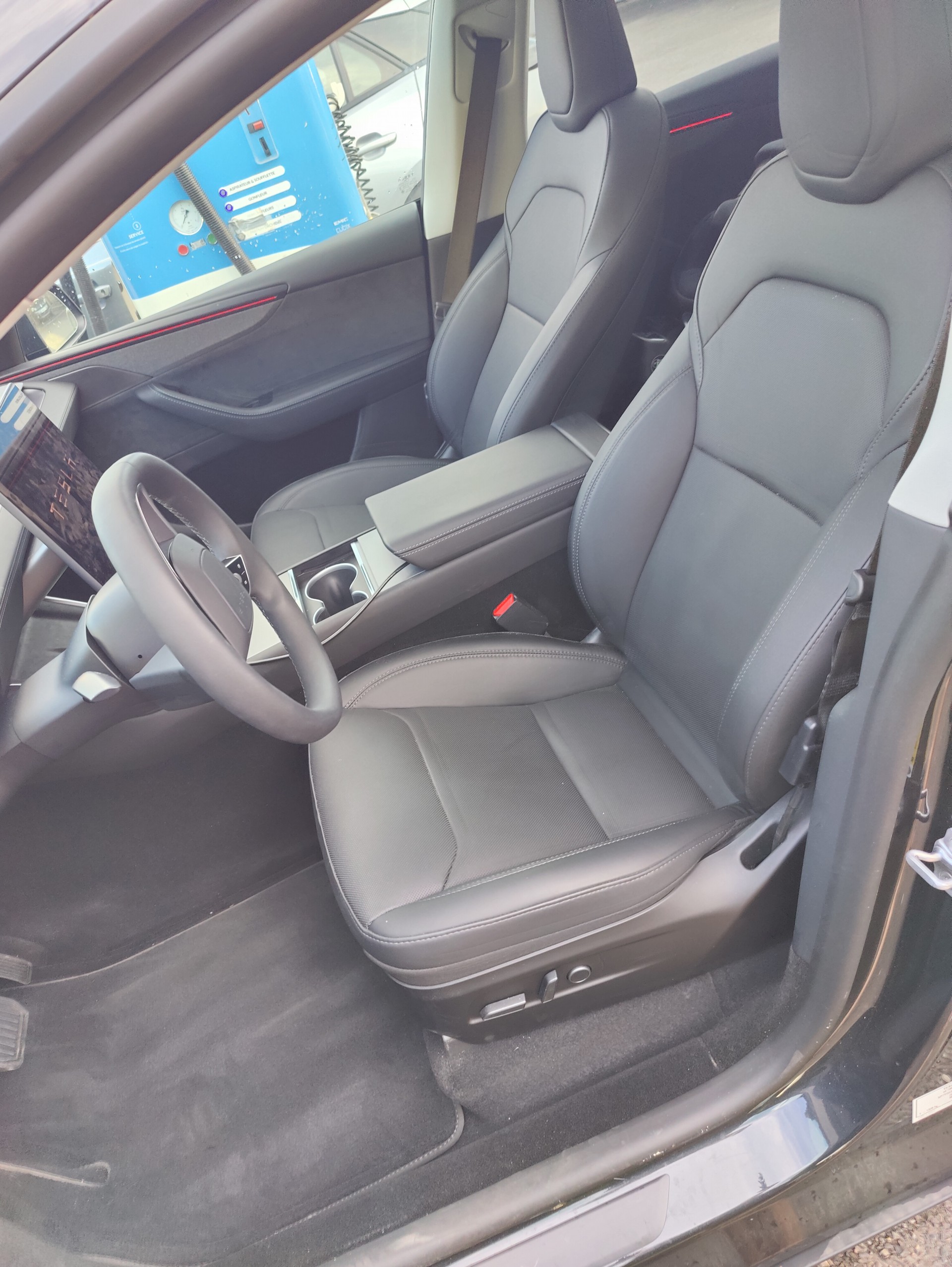 TESLA TESLA Model Y Long Range Premium AWD stea-image-4