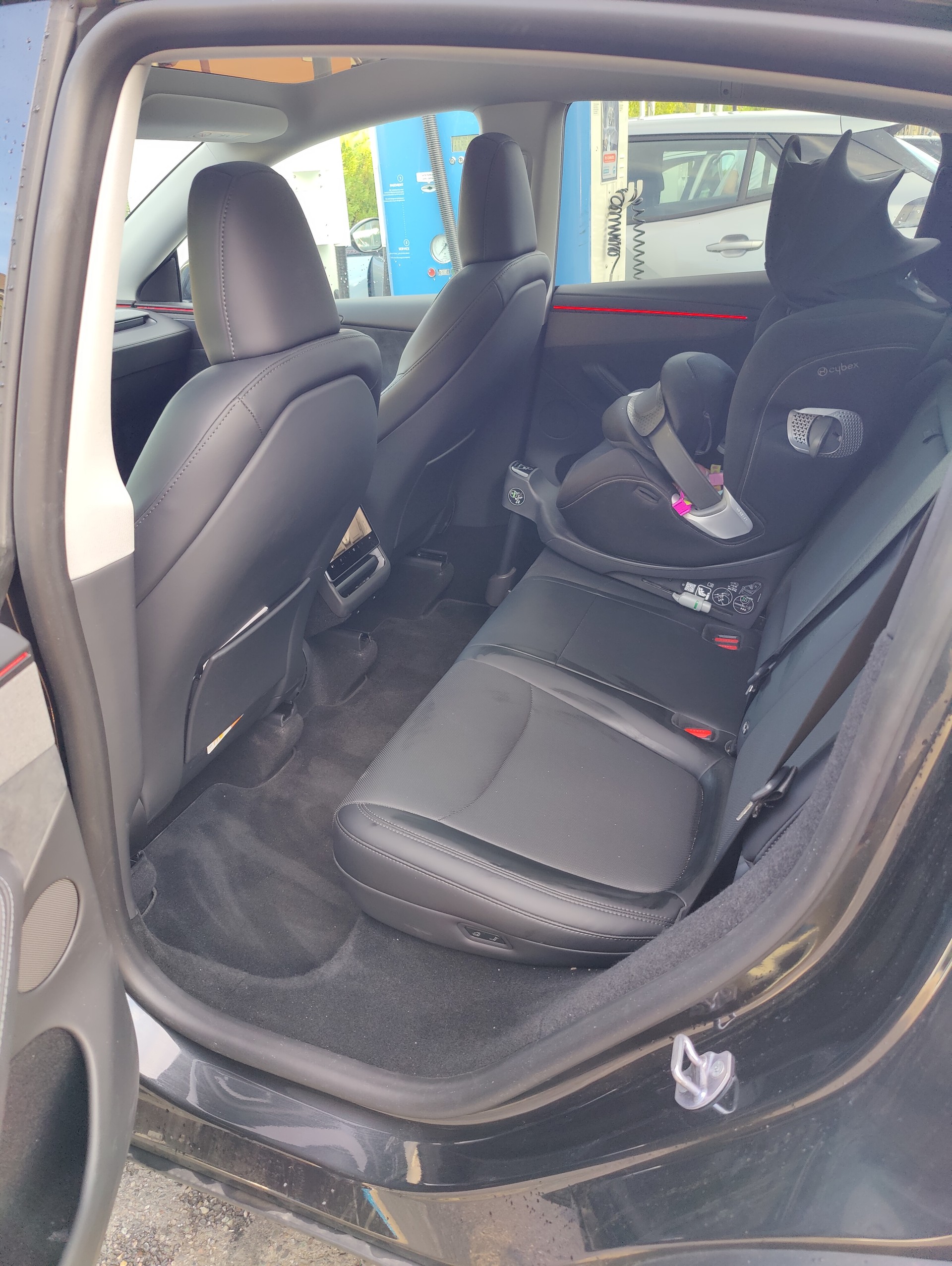 TESLA TESLA Model Y Long Range Premium AWD stea-image-5