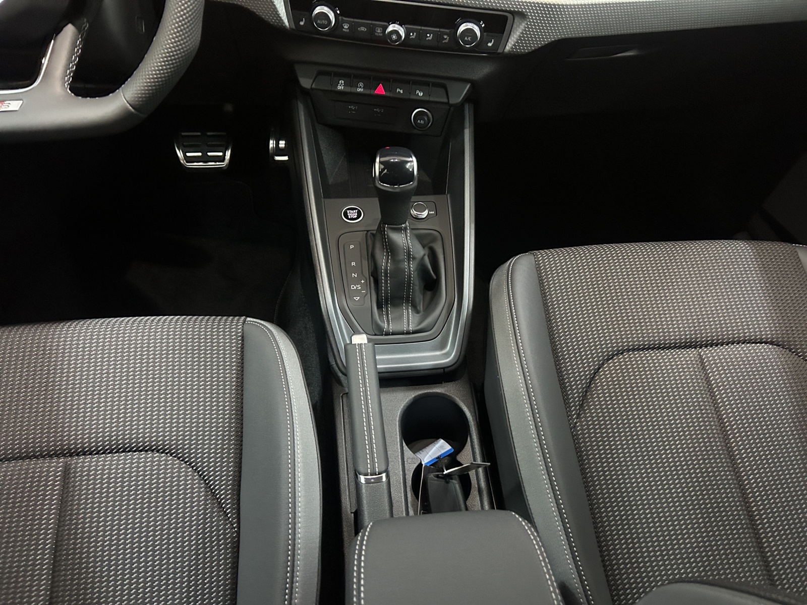 AUDI A1 allstreet 30 TFSI Attraction S-tronic-image-10