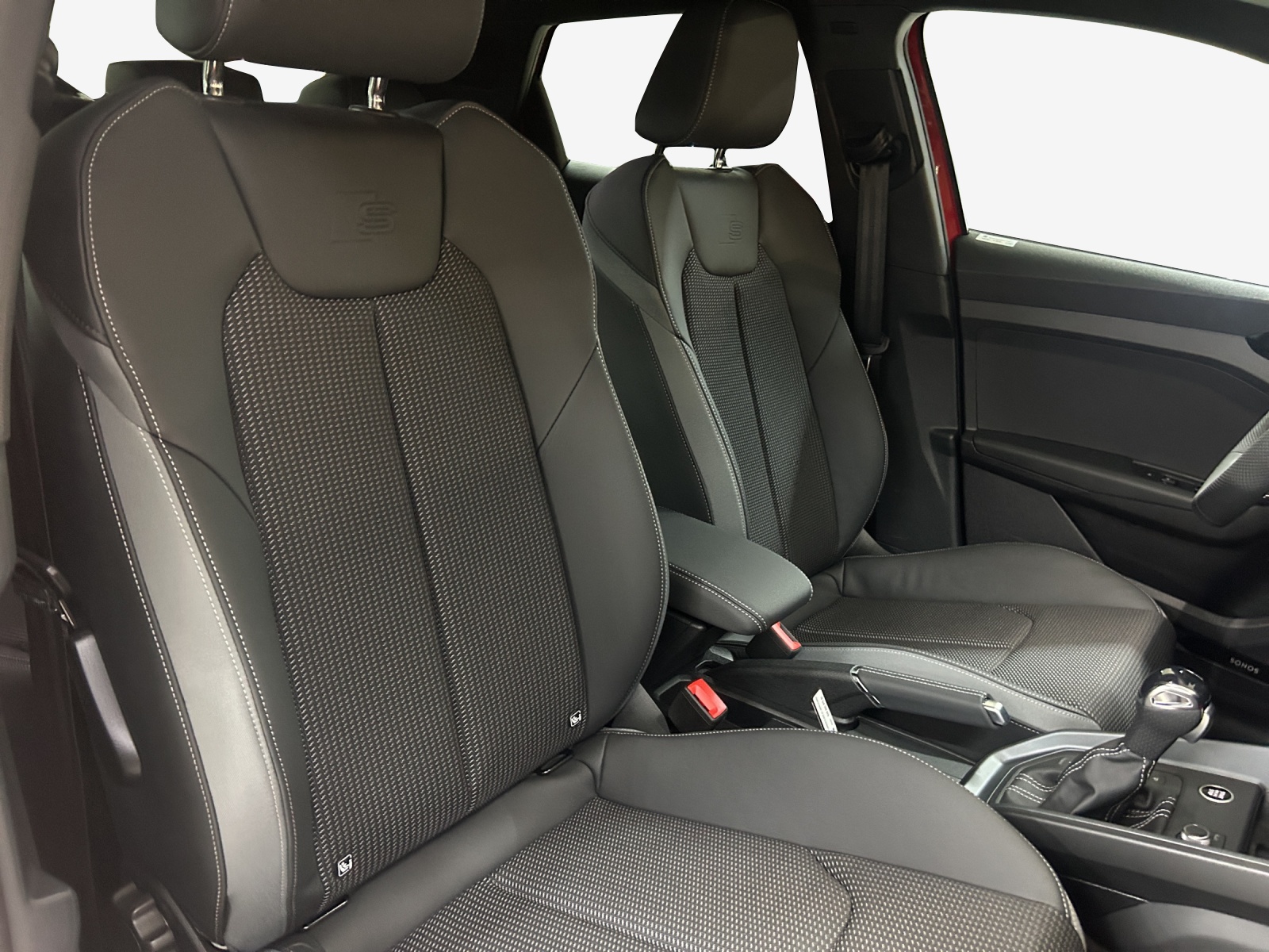 AUDI A1 allstreet 30 TFSI Attraction S-tronic-image-14