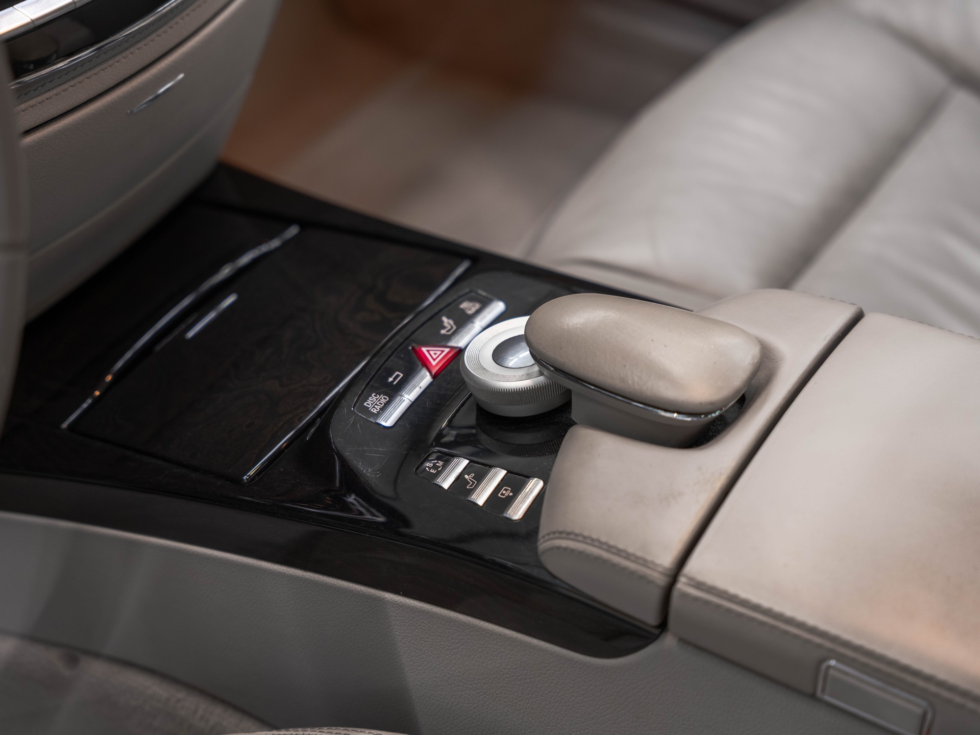 MERCEDES-BENZ S 500 L BlueEfficiency SS 4Matic 7G-Tronic-image-21