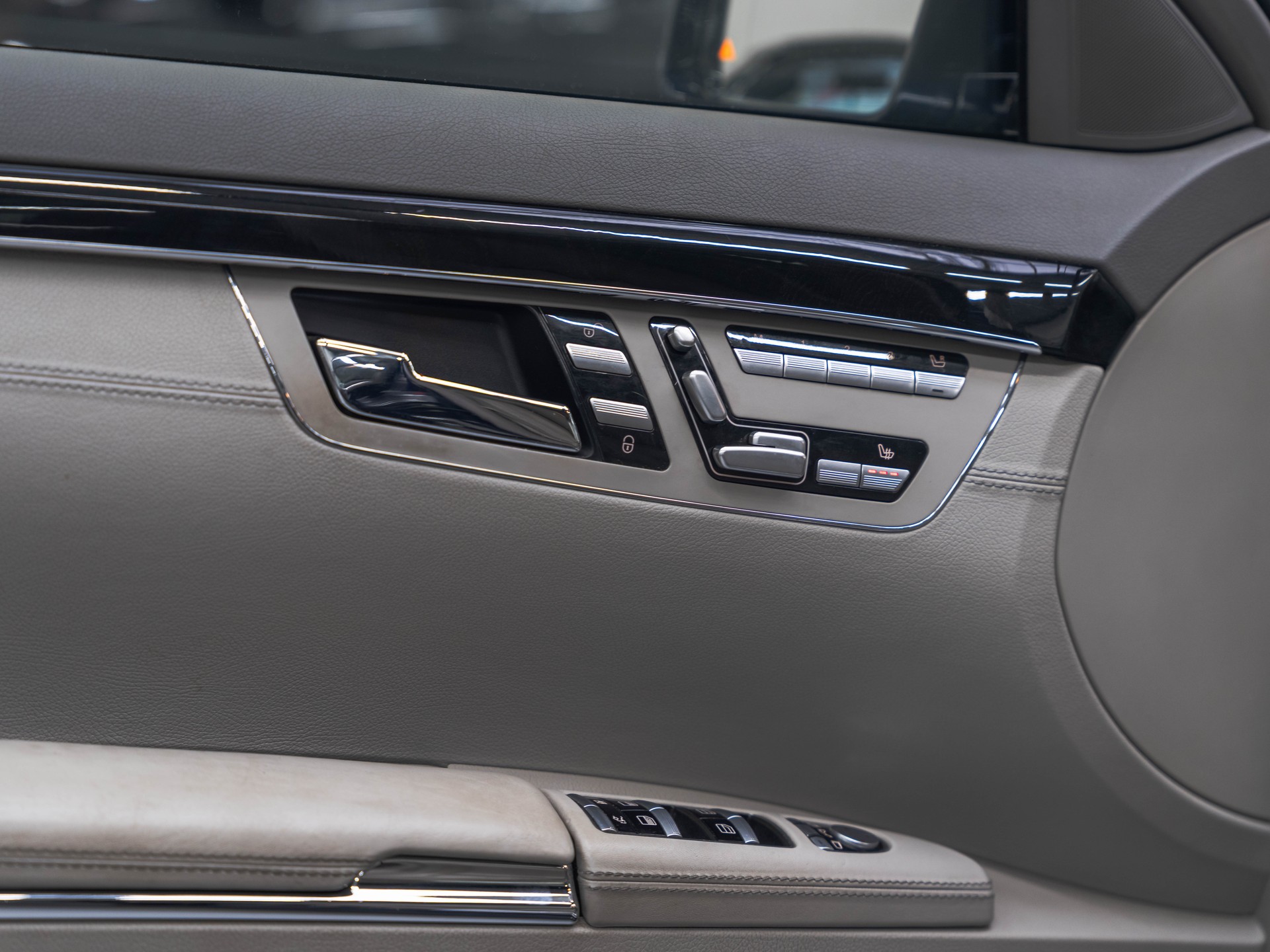 MERCEDES-BENZ S 500 L BlueEfficiency SS 4Matic 7G-Tronic-image-20