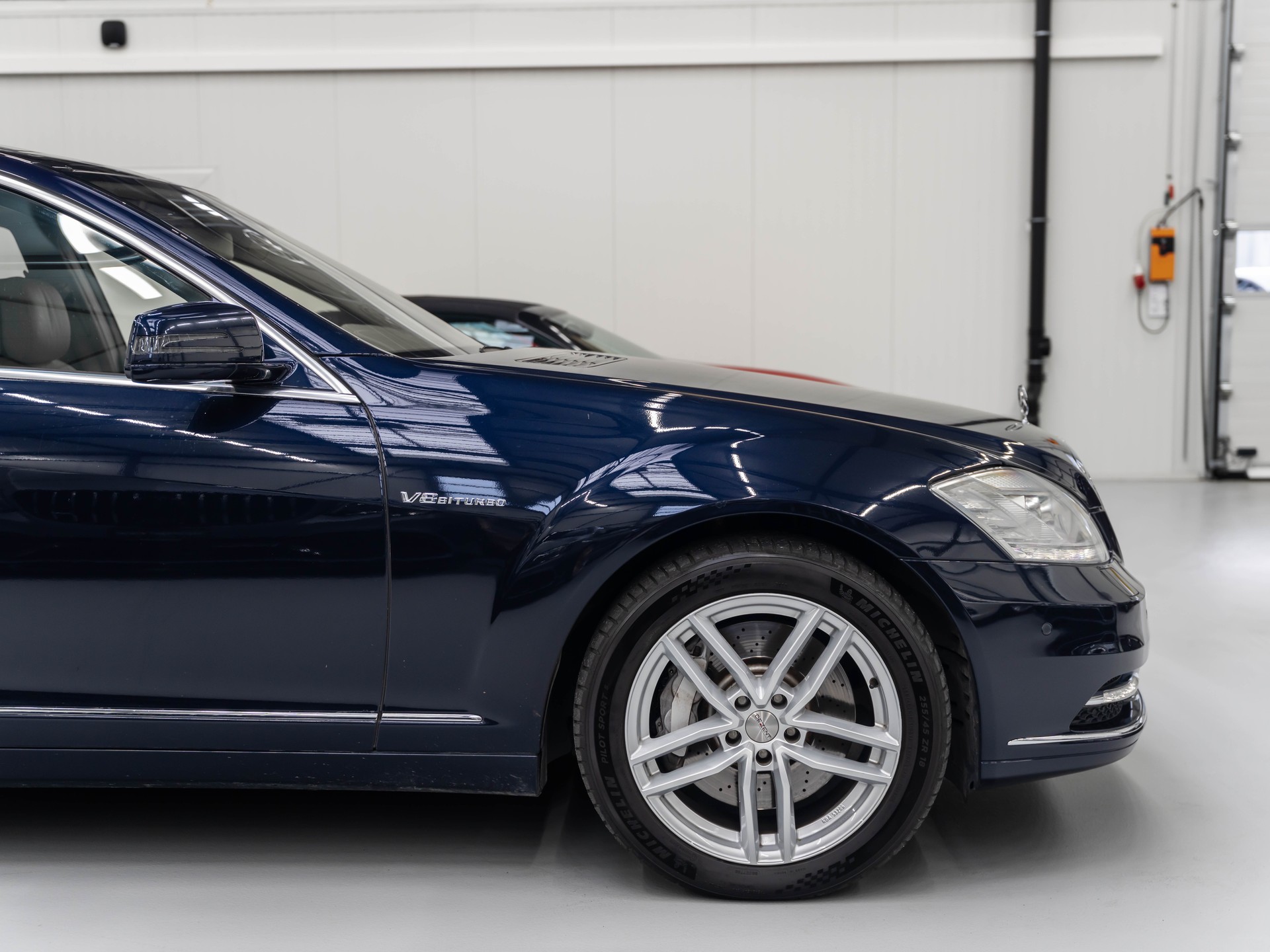 MERCEDES-BENZ S 500 L BlueEfficiency SS 4Matic 7G-Tronic-image-18