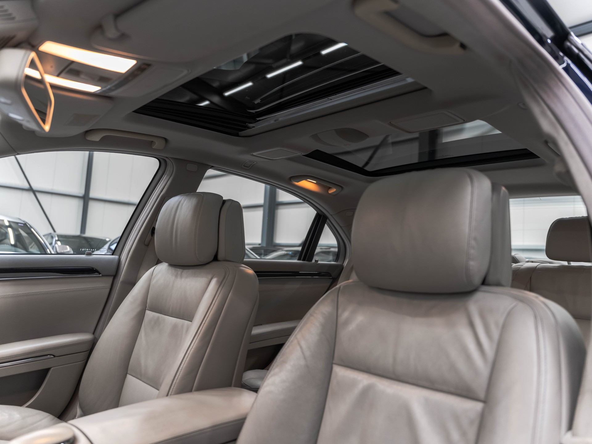 MERCEDES-BENZ S 500 L BlueEfficiency SS 4Matic 7G-Tronic-image-10