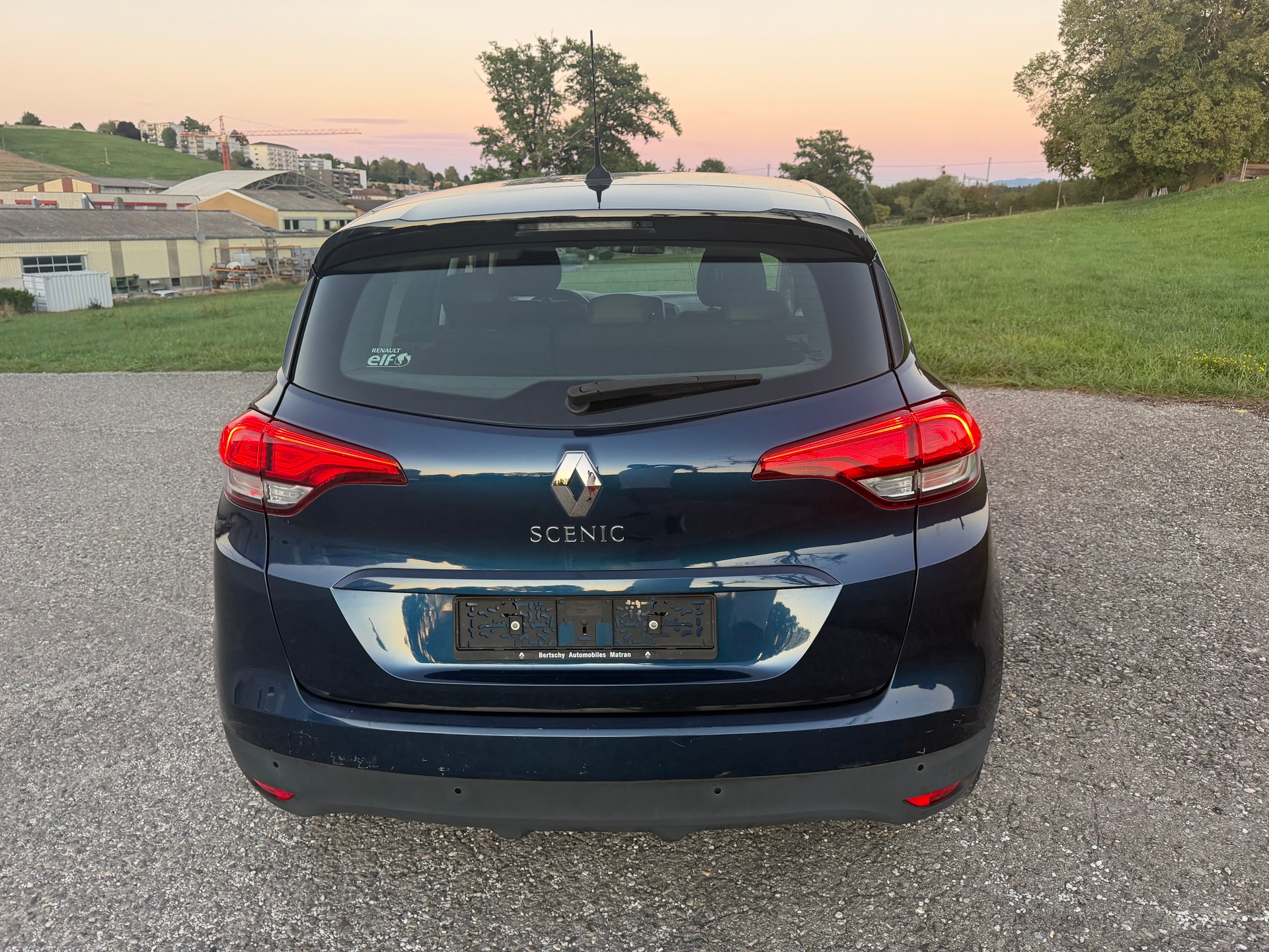 RENAULT Scénic 1.2 16V Turbo Initiale Paris-image-3