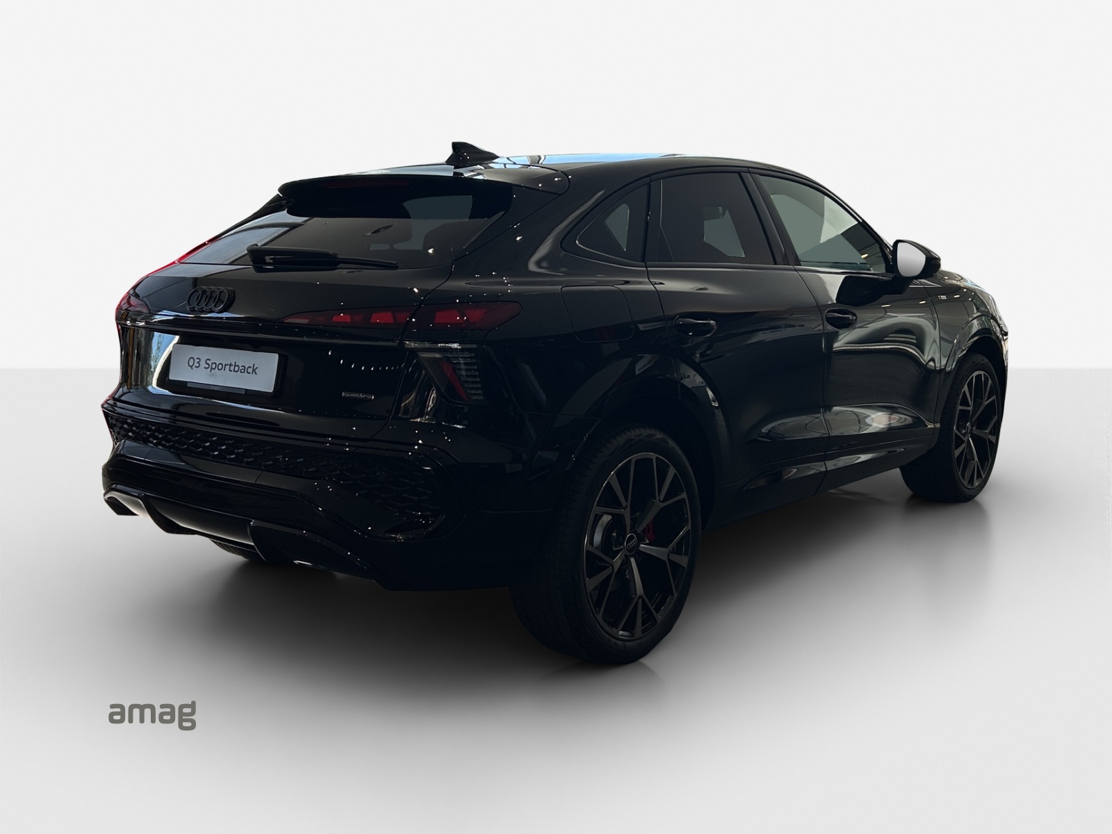 AUDI Q3 Sportback TFSI quattro 195 kW S tronic-image-4