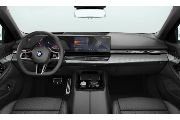 BMW 520d M Sport Touring xDrive G61 (CH) AHK 2.0T📍** Action de leasing dès 1.9% **-image-3