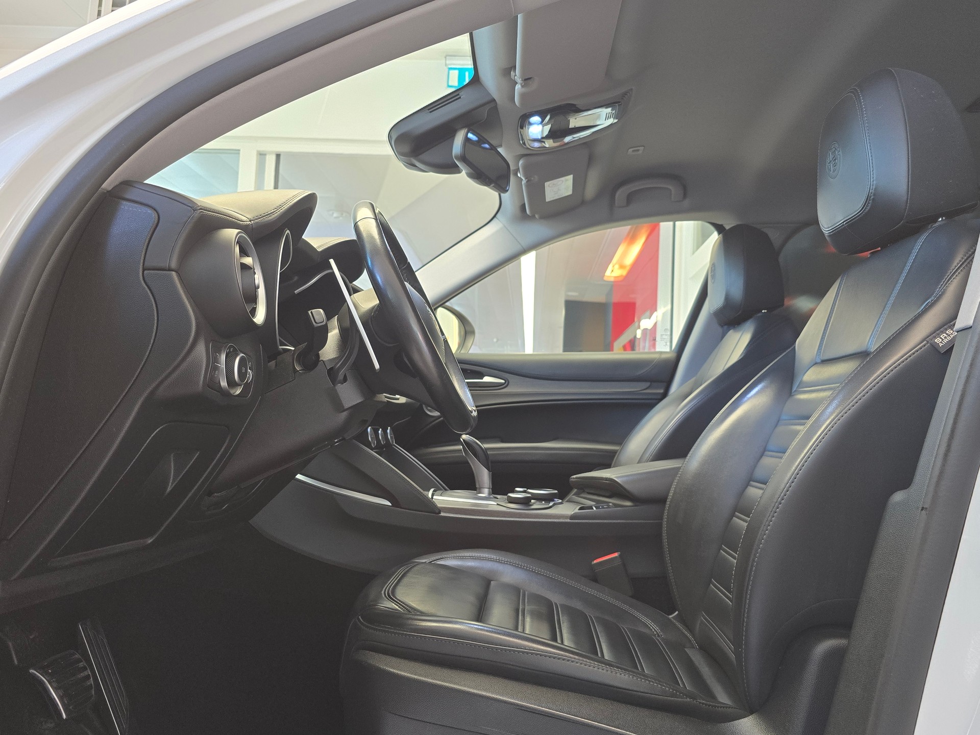 ALFA ROMEO Stelvio 2.0 Executive Q4 Automatic-image-8