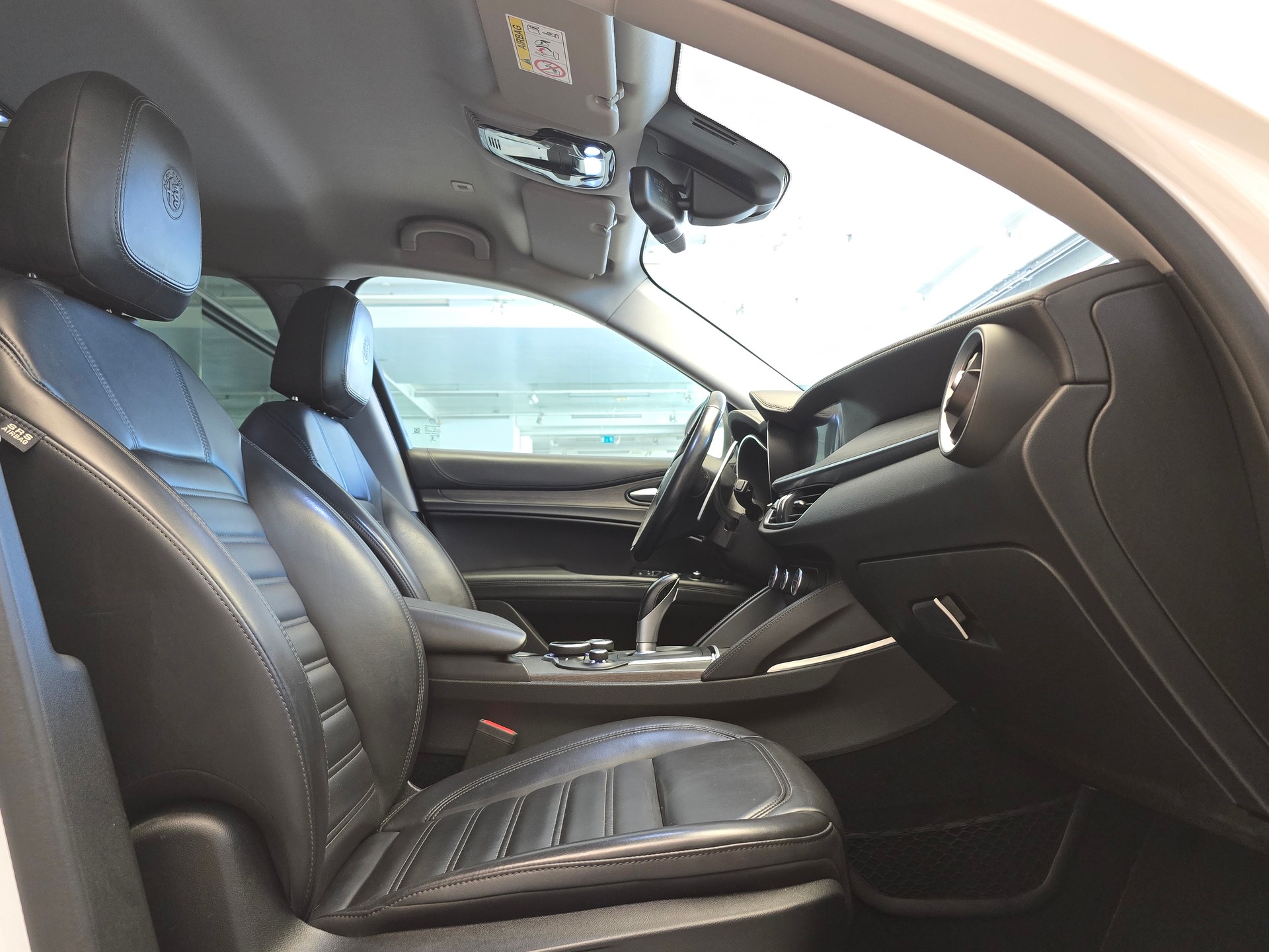 ALFA ROMEO Stelvio 2.0 Executive Q4 Automatic-image-11