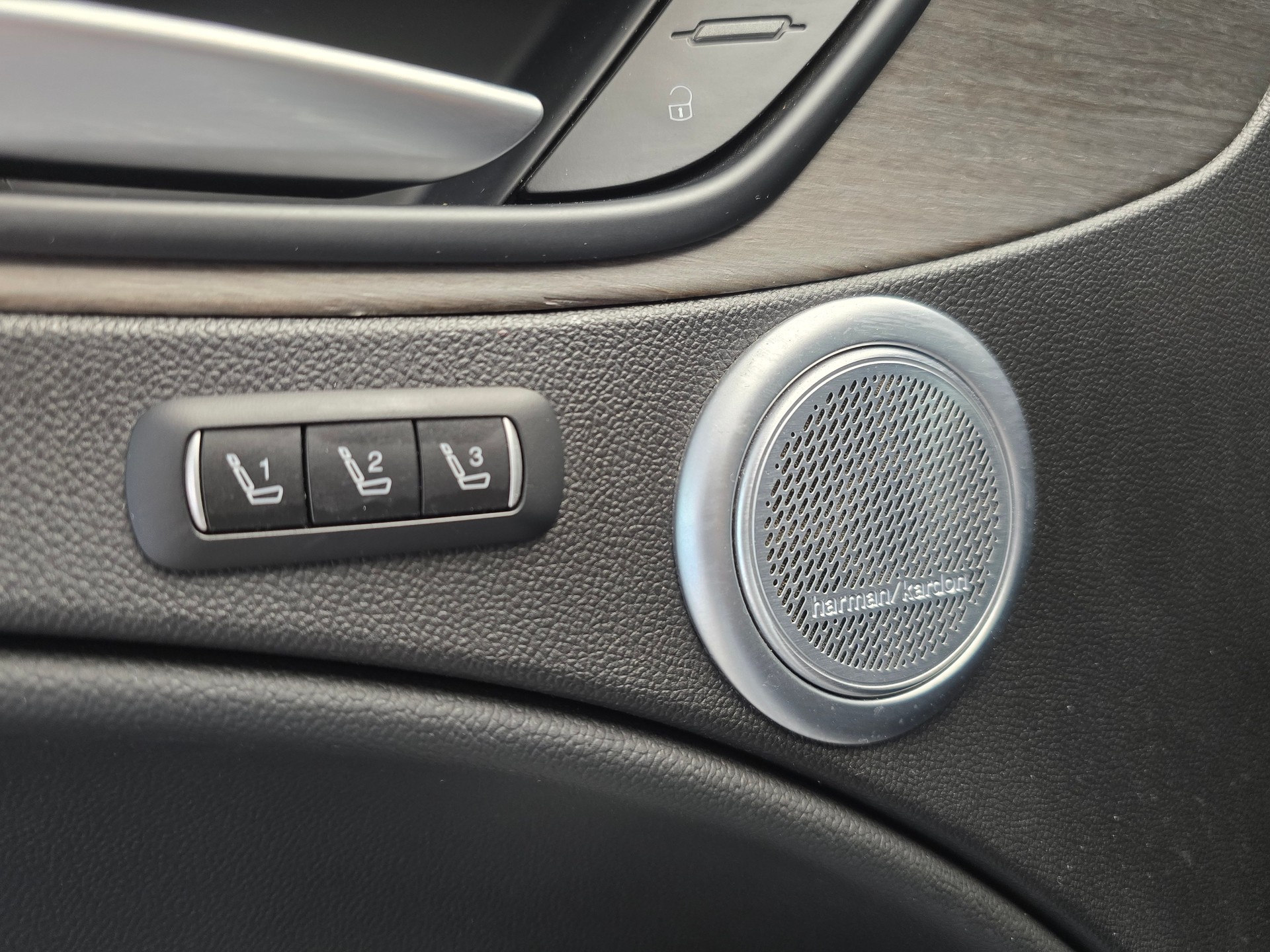 ALFA ROMEO Stelvio 2.0 Executive Q4 Automatic-image-14