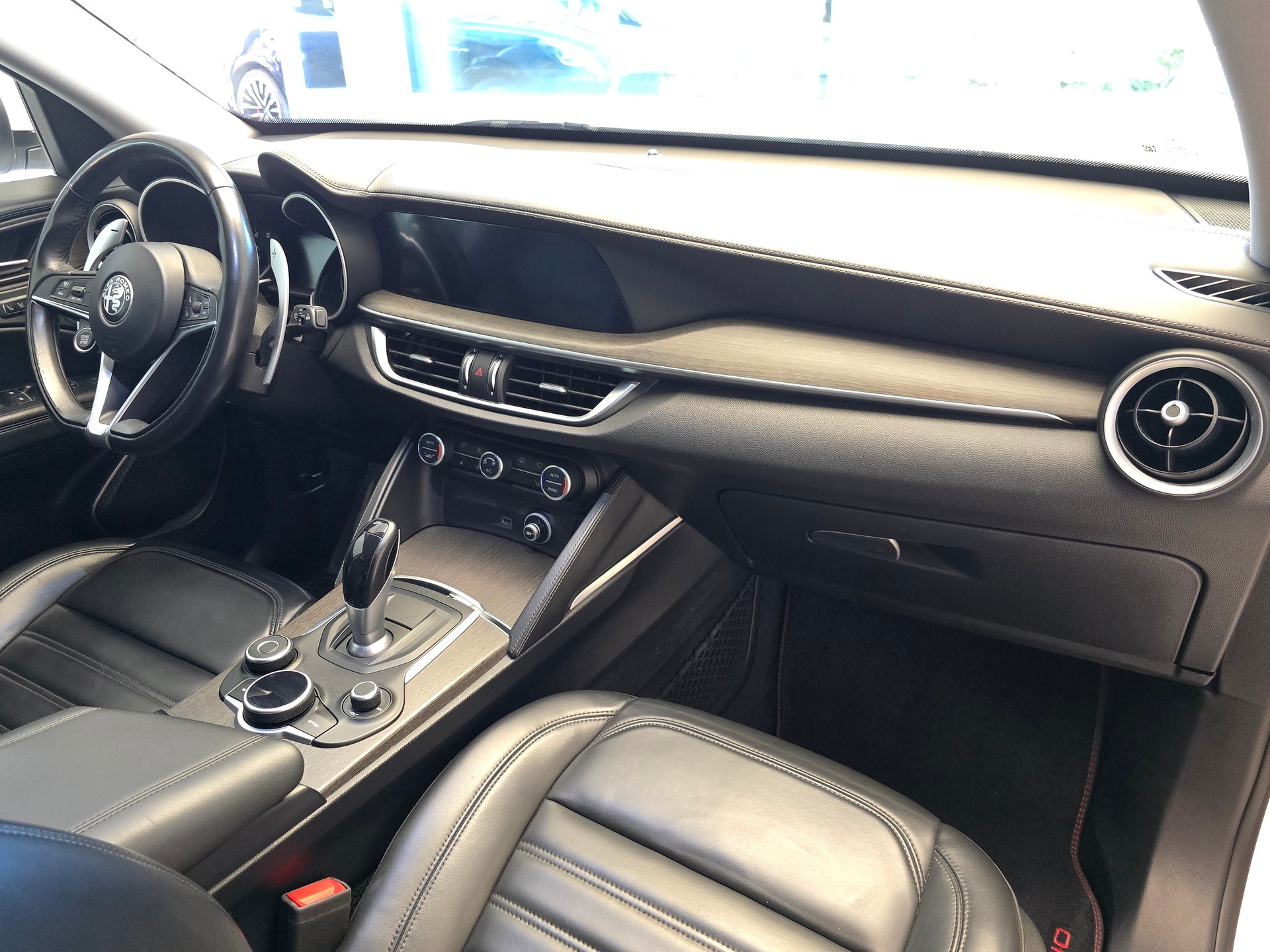 ALFA ROMEO Stelvio 2.0 Executive Q4 Automatic-image-13