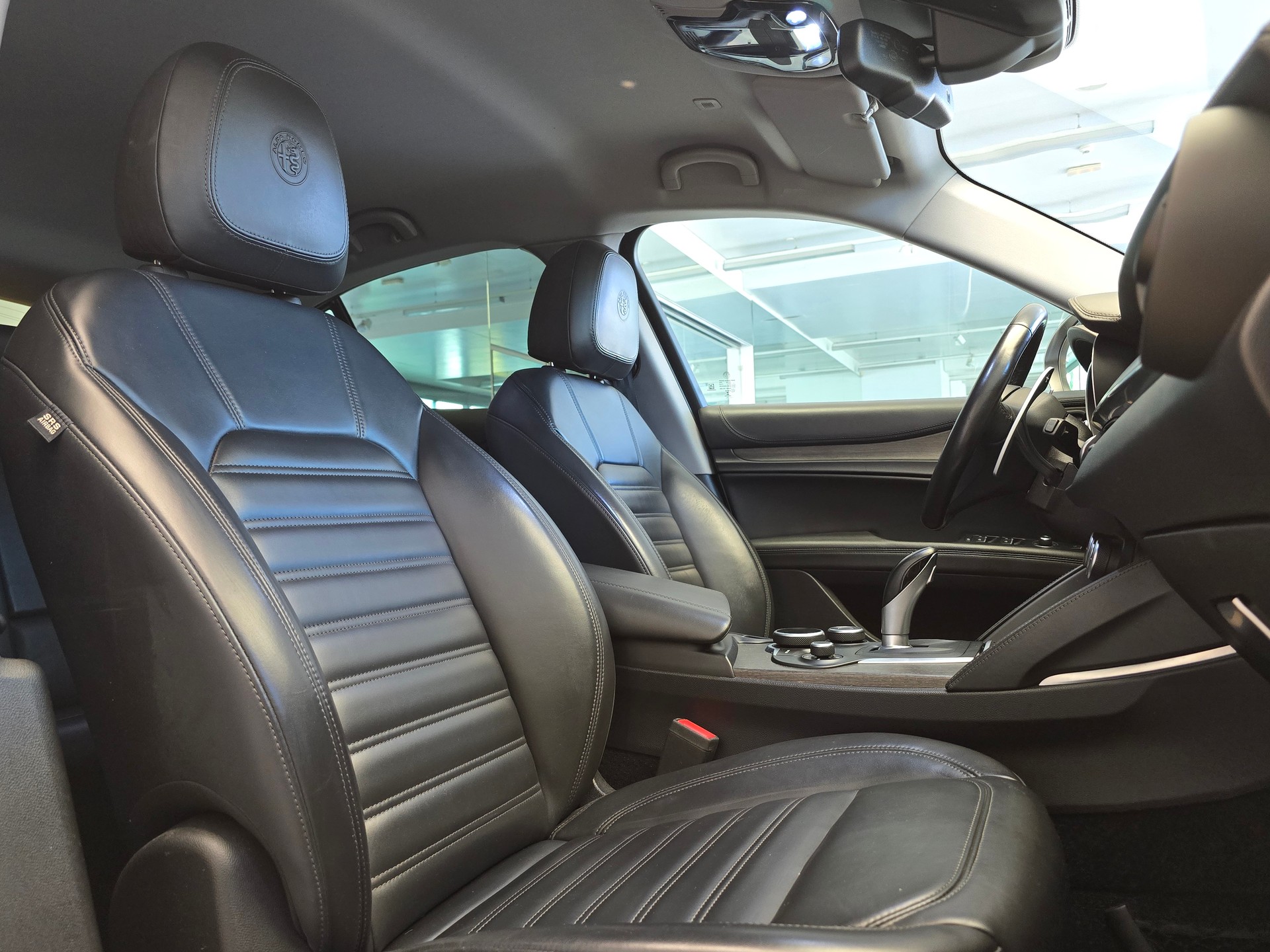 ALFA ROMEO Stelvio 2.0 Executive Q4 Automatic-image-12