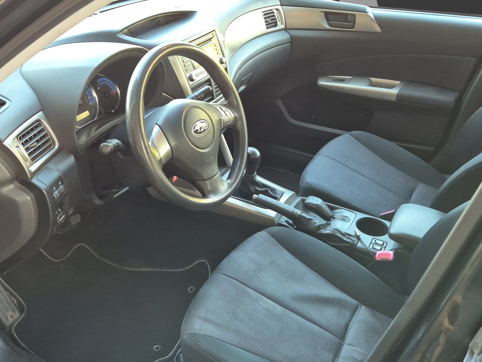 SUBARU Forester 2.0XS Comfort manuelles Getriebe mit Untersetzung und Anhängerkupplung 2000kg-image-9