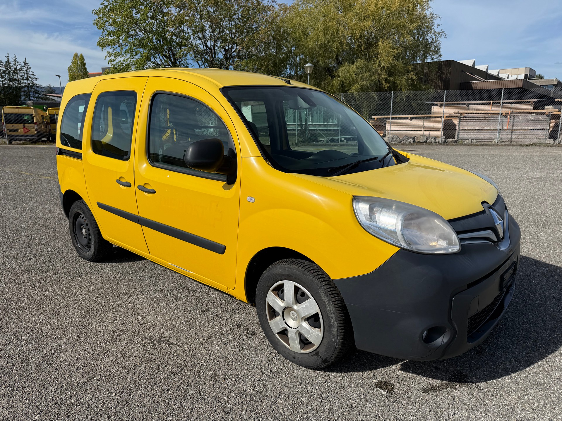 RENAULT Kangoo Medium 1.6 105 Business A-image-1