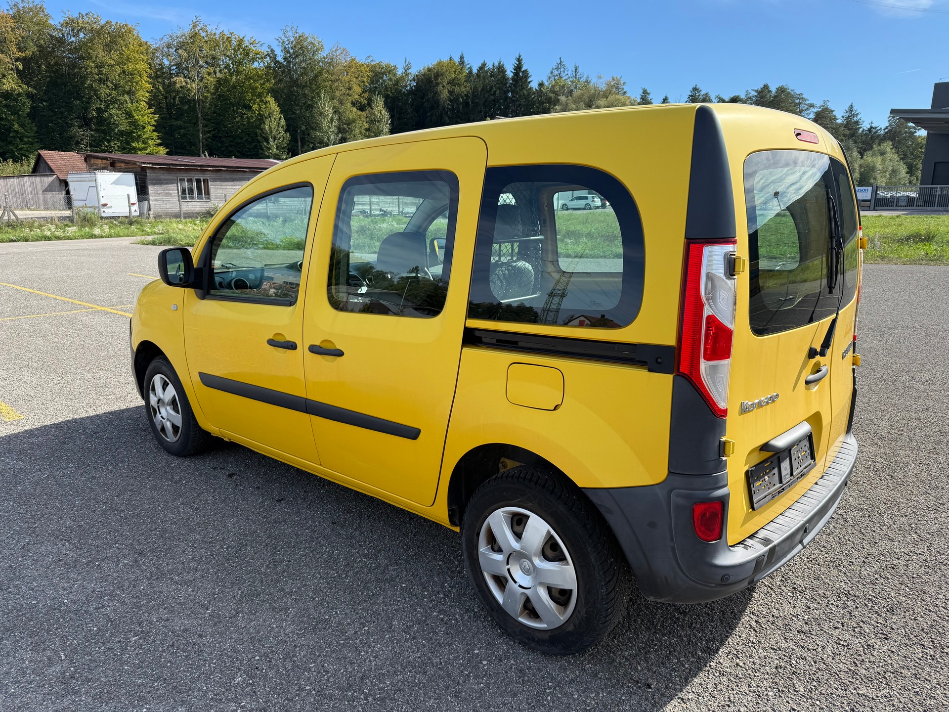 RENAULT Kangoo Medium 1.6 105 Business A-image-3