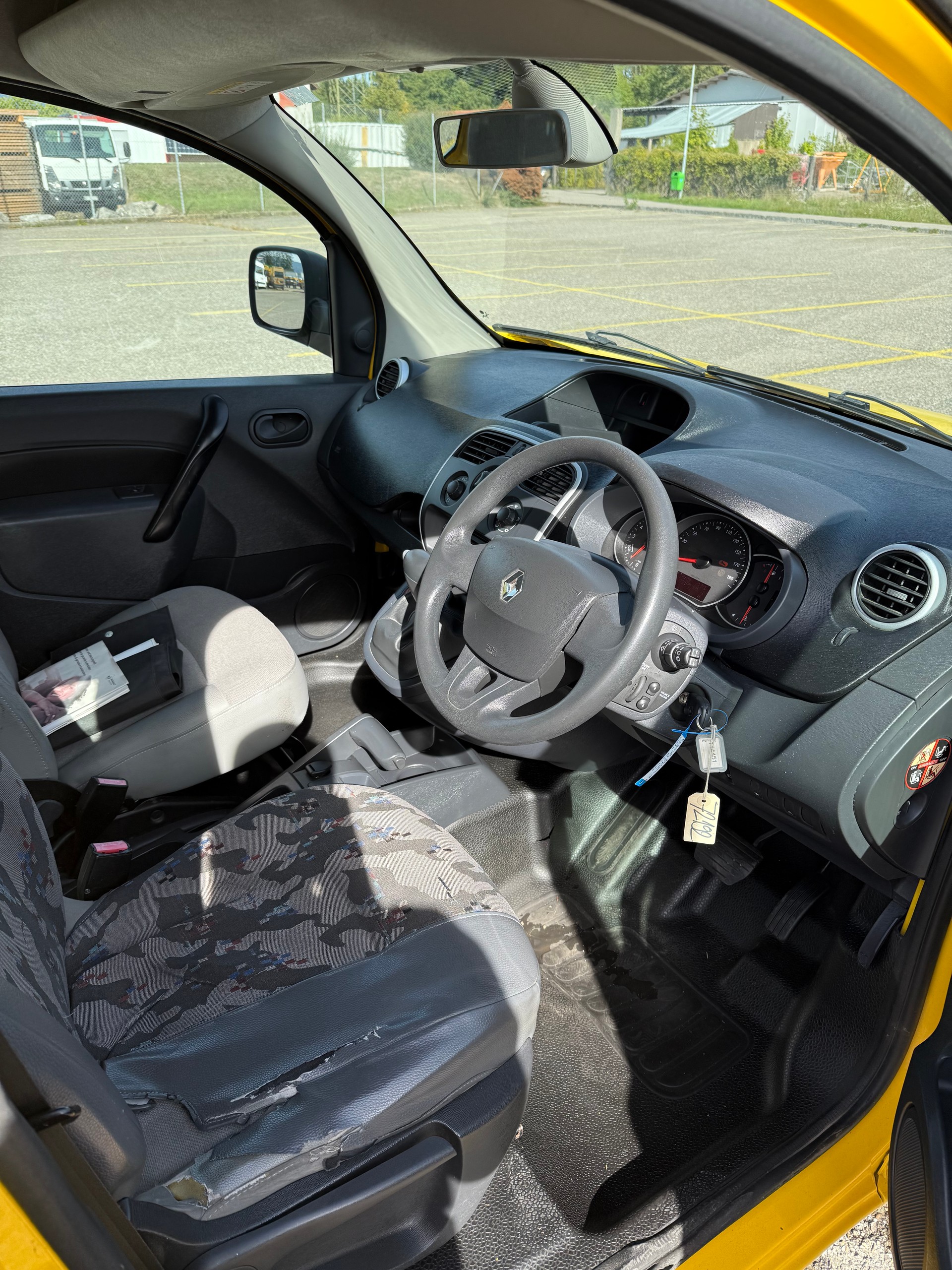 RENAULT Kangoo Medium 1.6 105 Business A-image-6