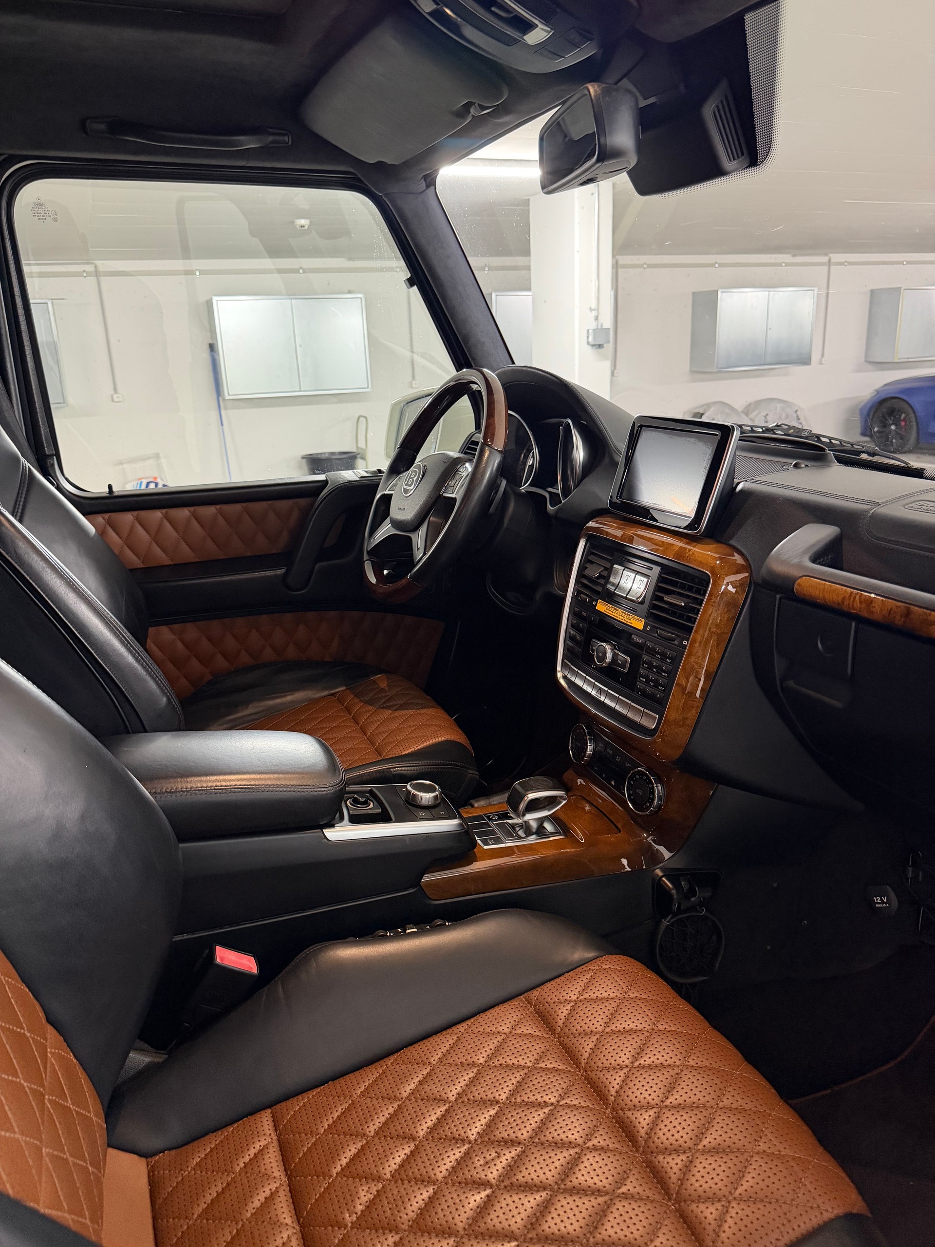 MERCEDES-BENZ G 63 AMG-image-12