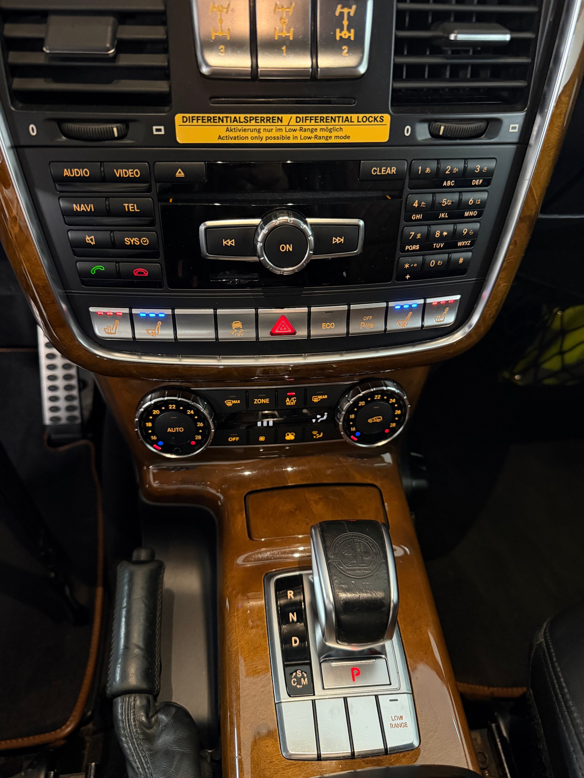 MERCEDES-BENZ G 63 AMG-image-21